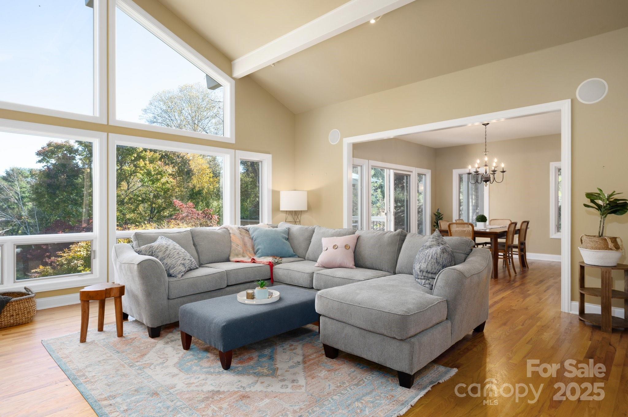 32 Scenic Valley Drive Property Photo 6
