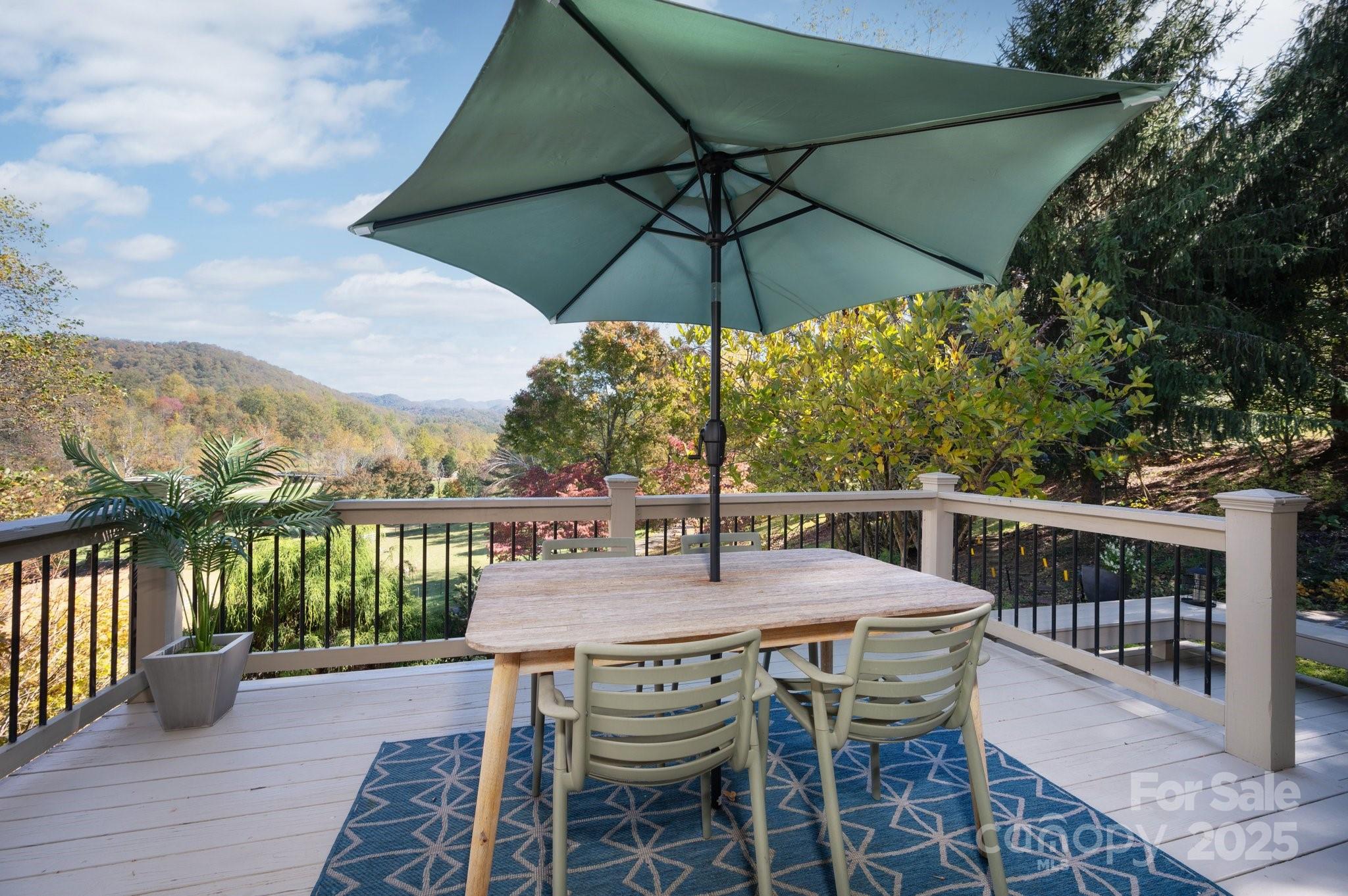 32 Scenic Valley Drive Property Photo 9