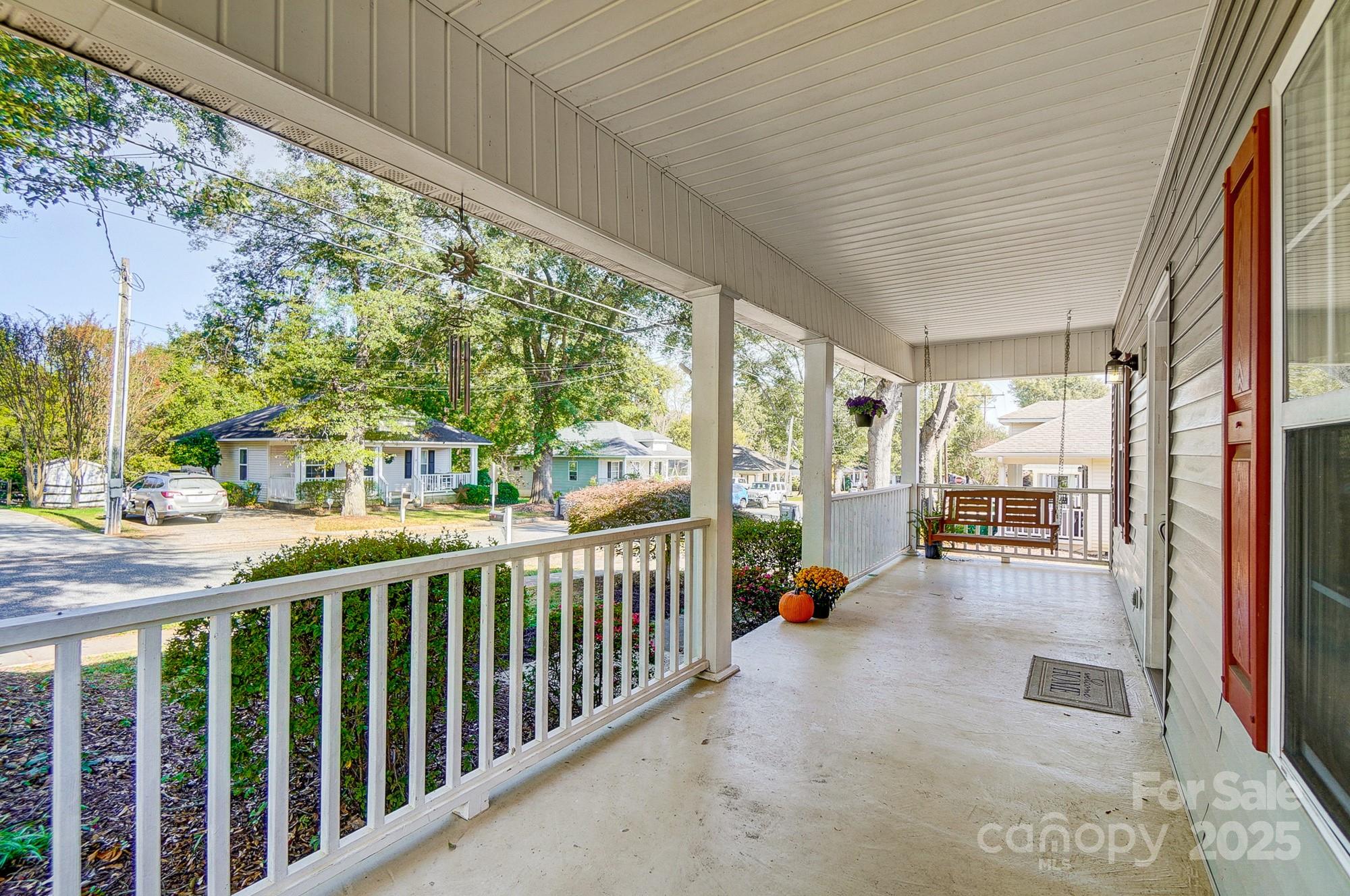220 6th Street Property Photo 7