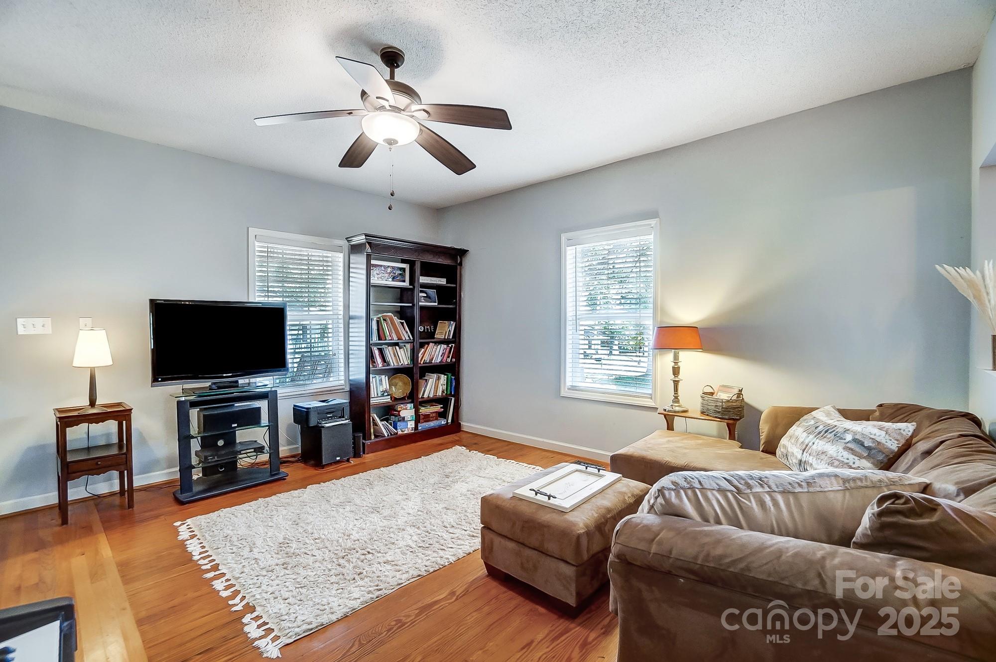 220 6th Street Property Photo 9
