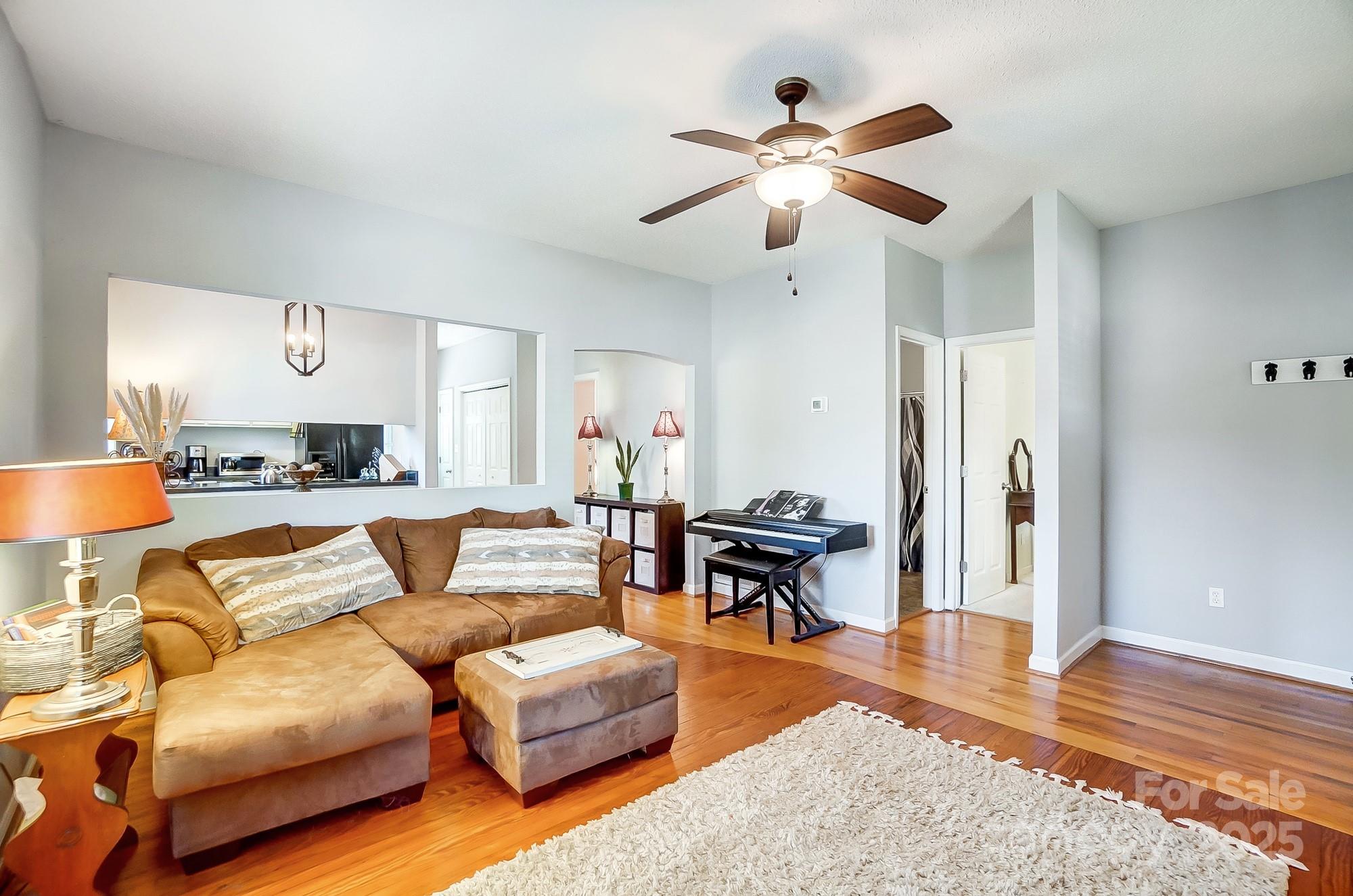 220 6th Street Property Photo 11