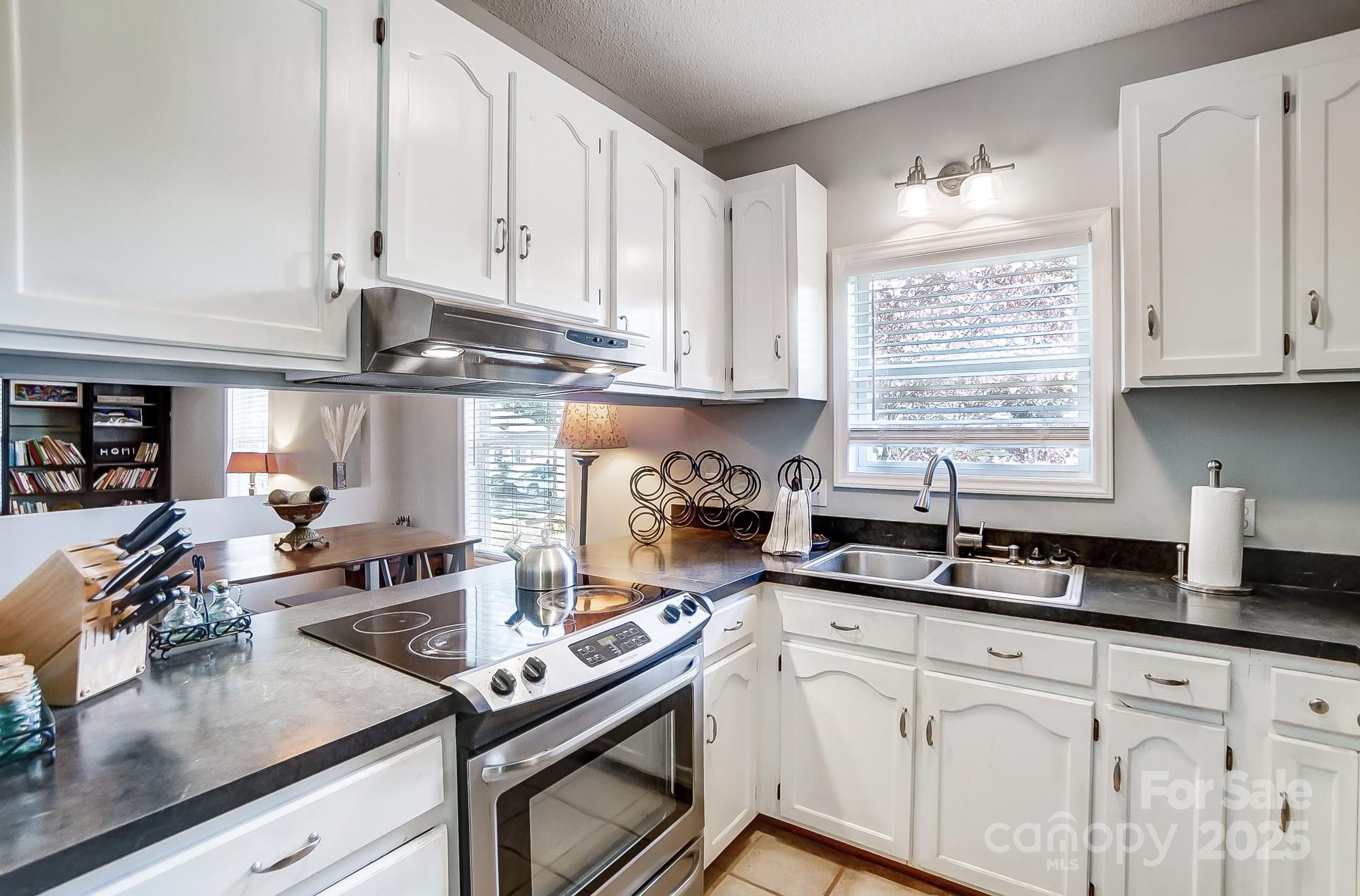 220 6th Street Property Photo 17