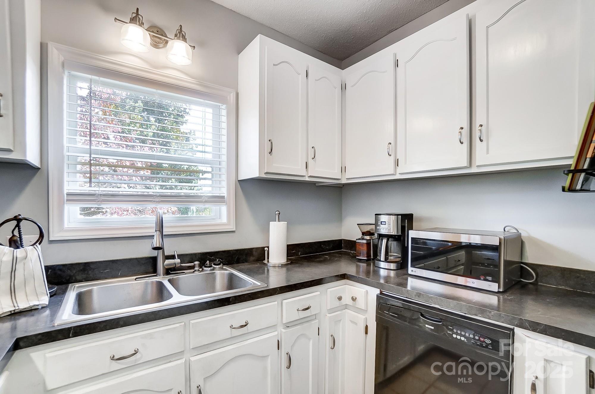 220 6th Street Property Photo 18