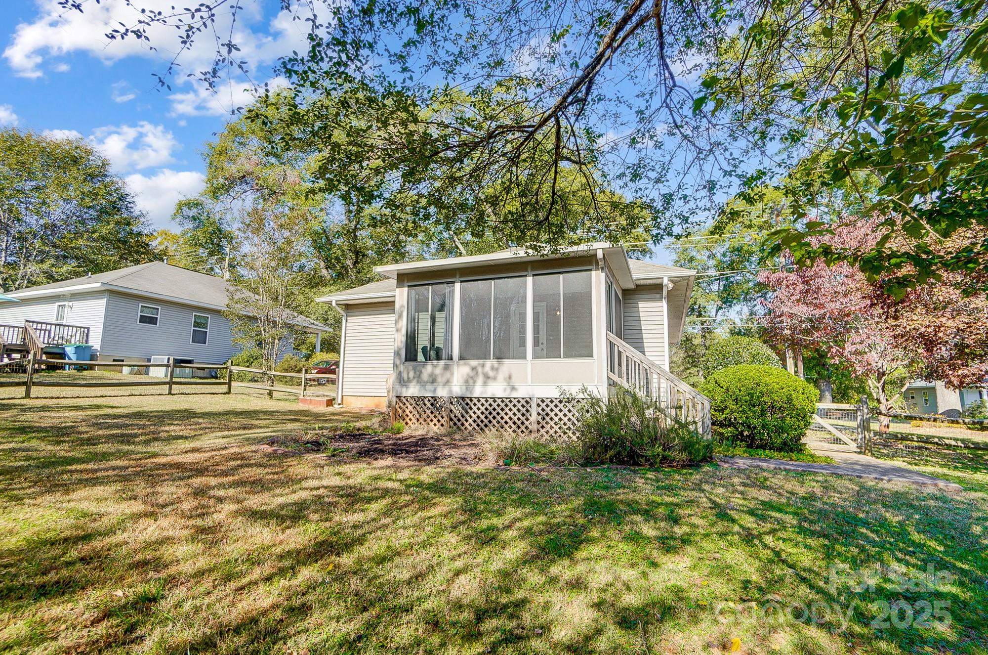 220 6th Street Property Photo 39