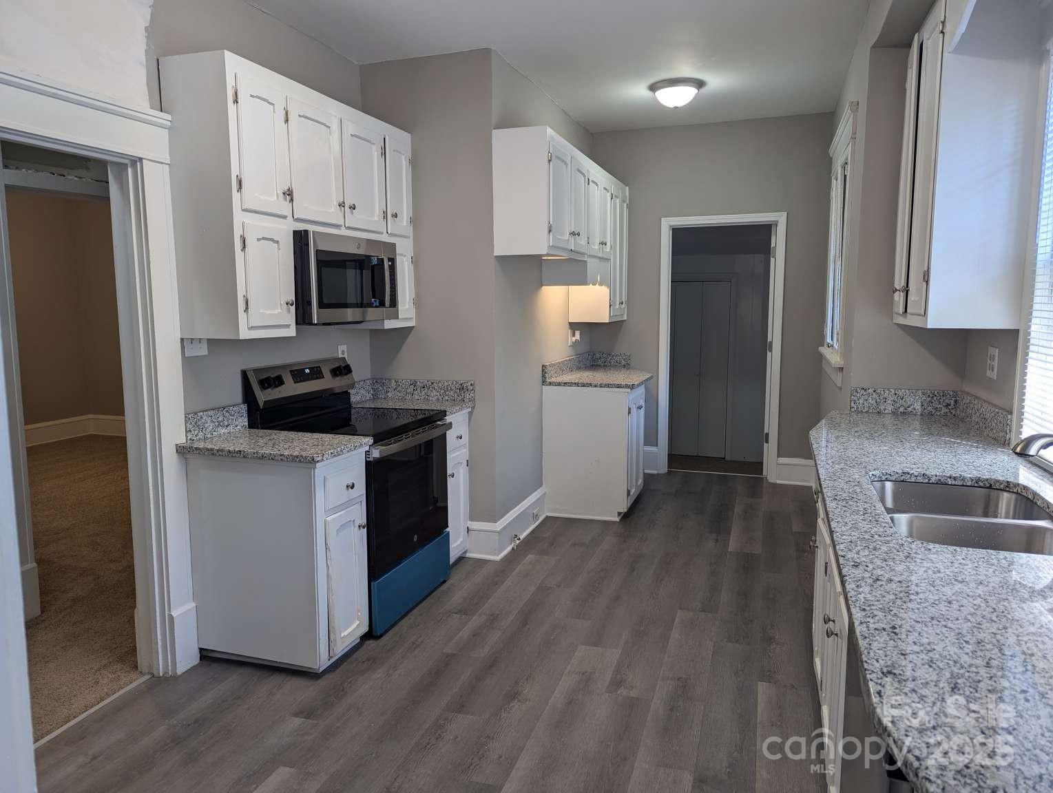 602 W Council Street Property Photo 10