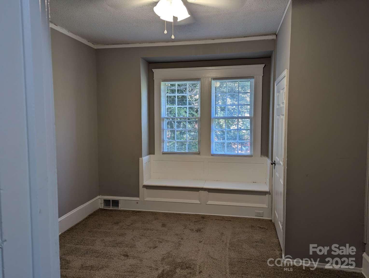 602 W Council Street Property Photo 14
