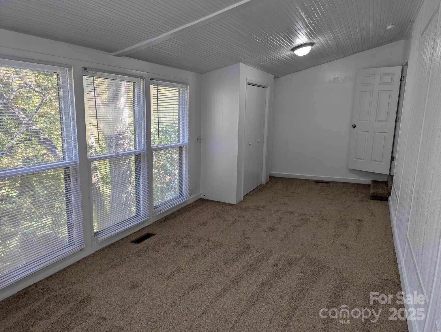 602 W Council Street Property Photo 16