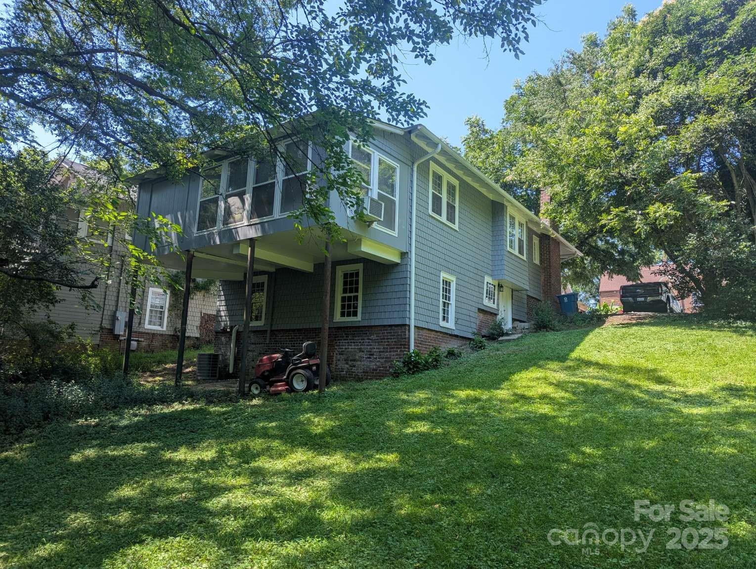 602 W Council Street Property Photo 22