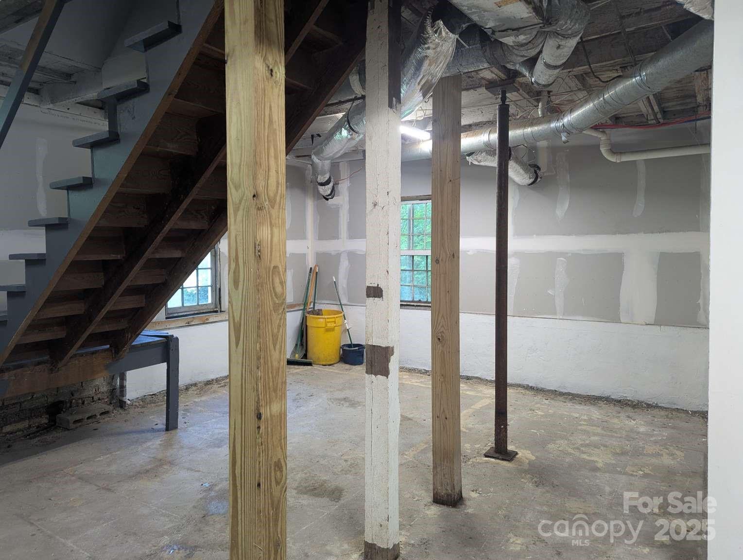 602 W Council Street Property Photo 24