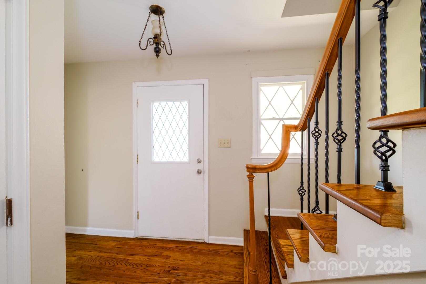 1018 Carysbrook Lane Property Photo 4