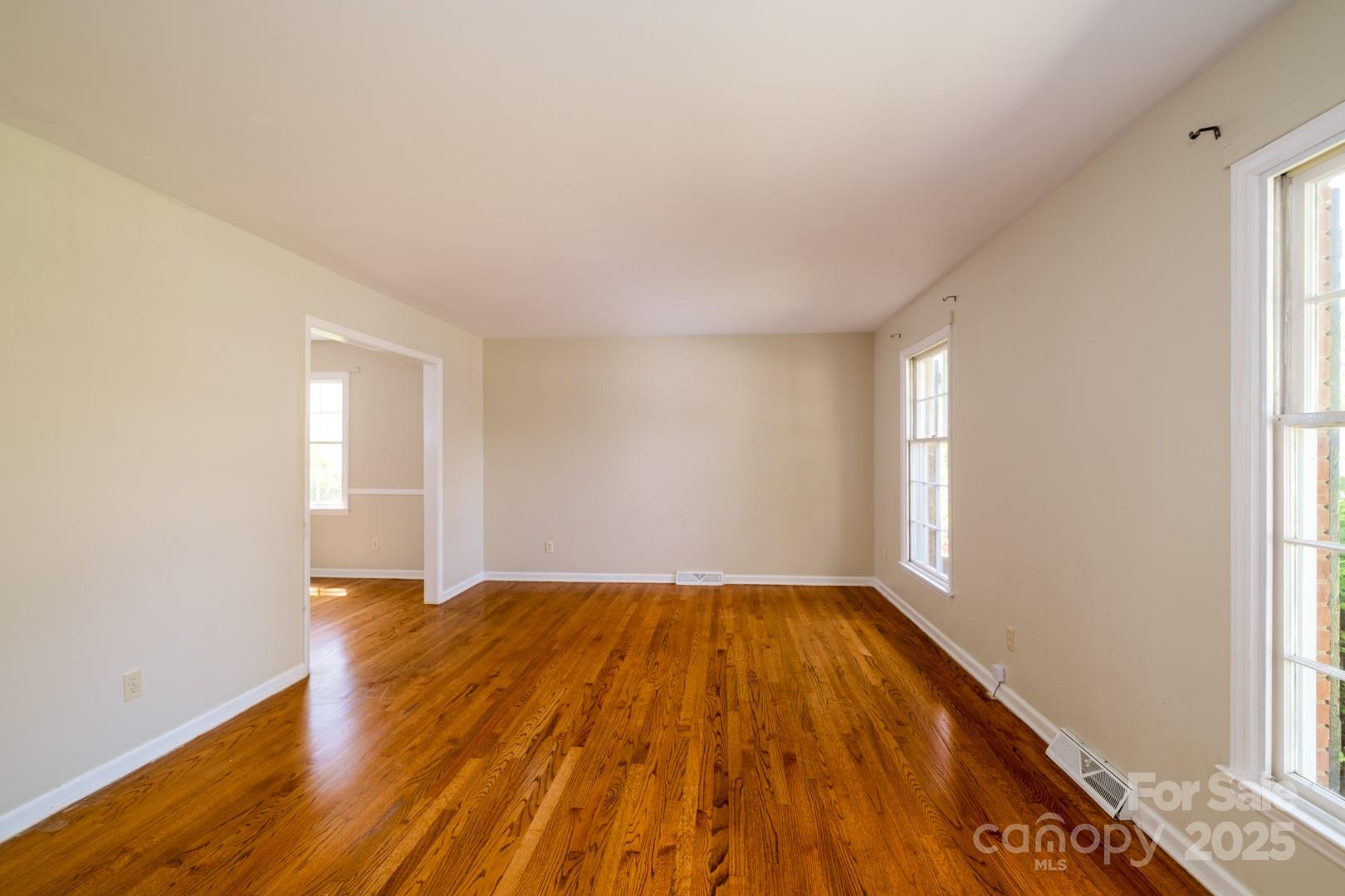 1018 Carysbrook Lane Property Photo 5