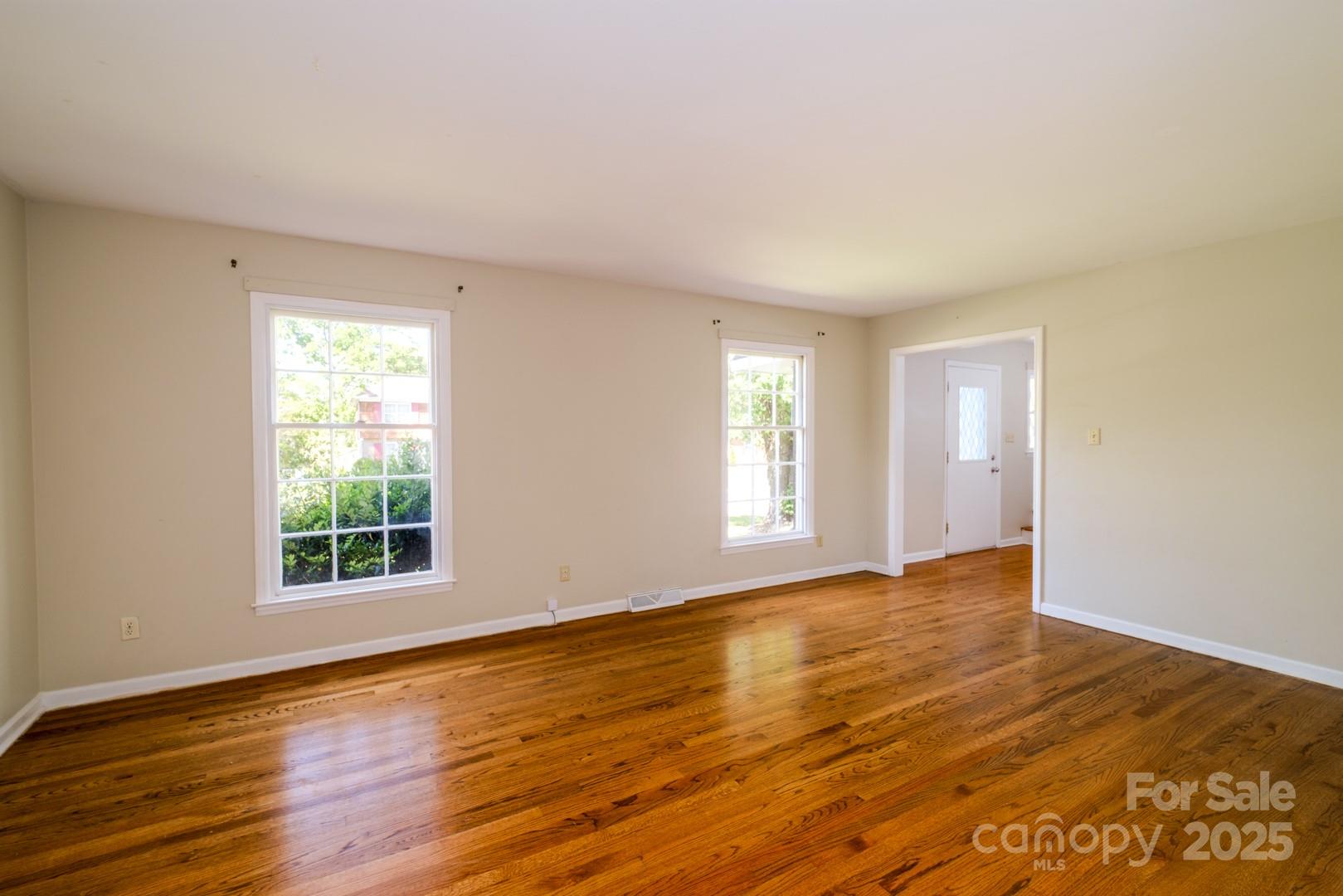 1018 Carysbrook Lane Property Photo 6