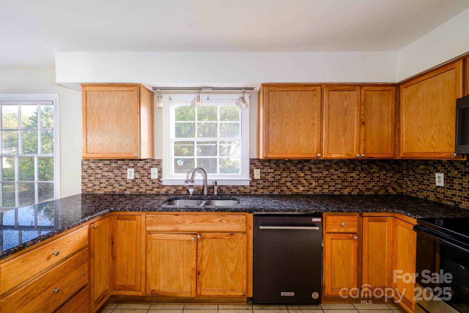 1018 Carysbrook Lane Property Photo 10