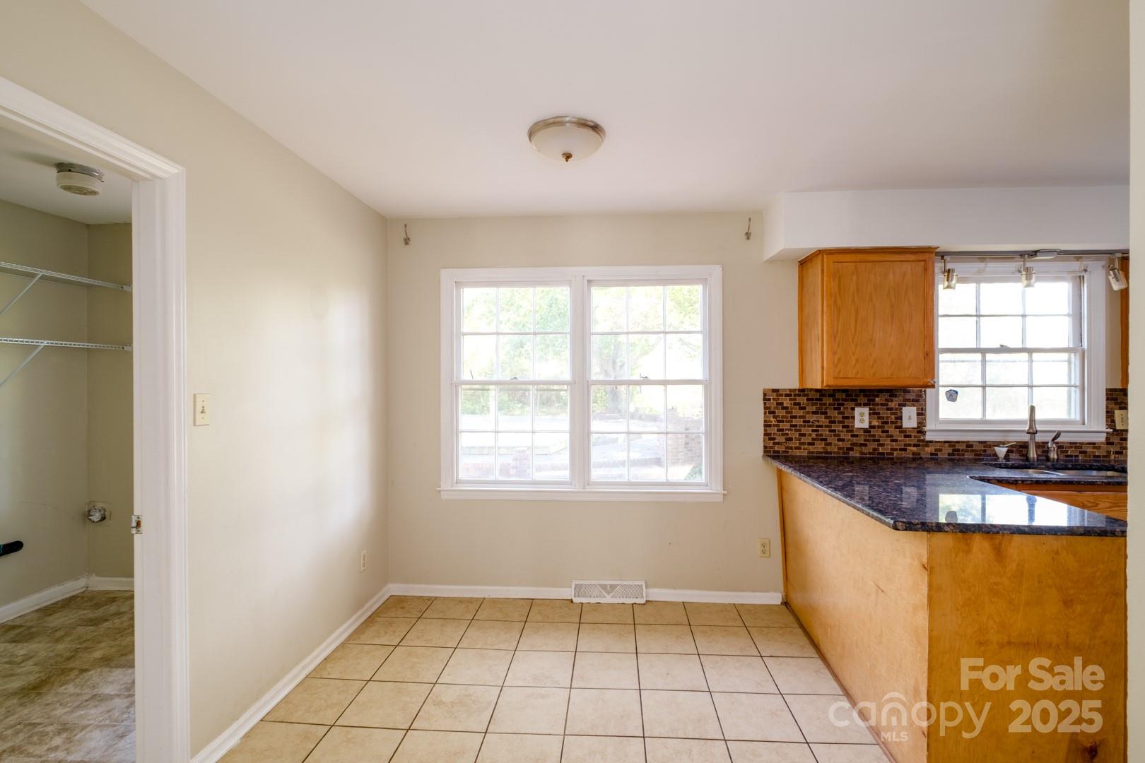 1018 Carysbrook Lane Property Photo 11
