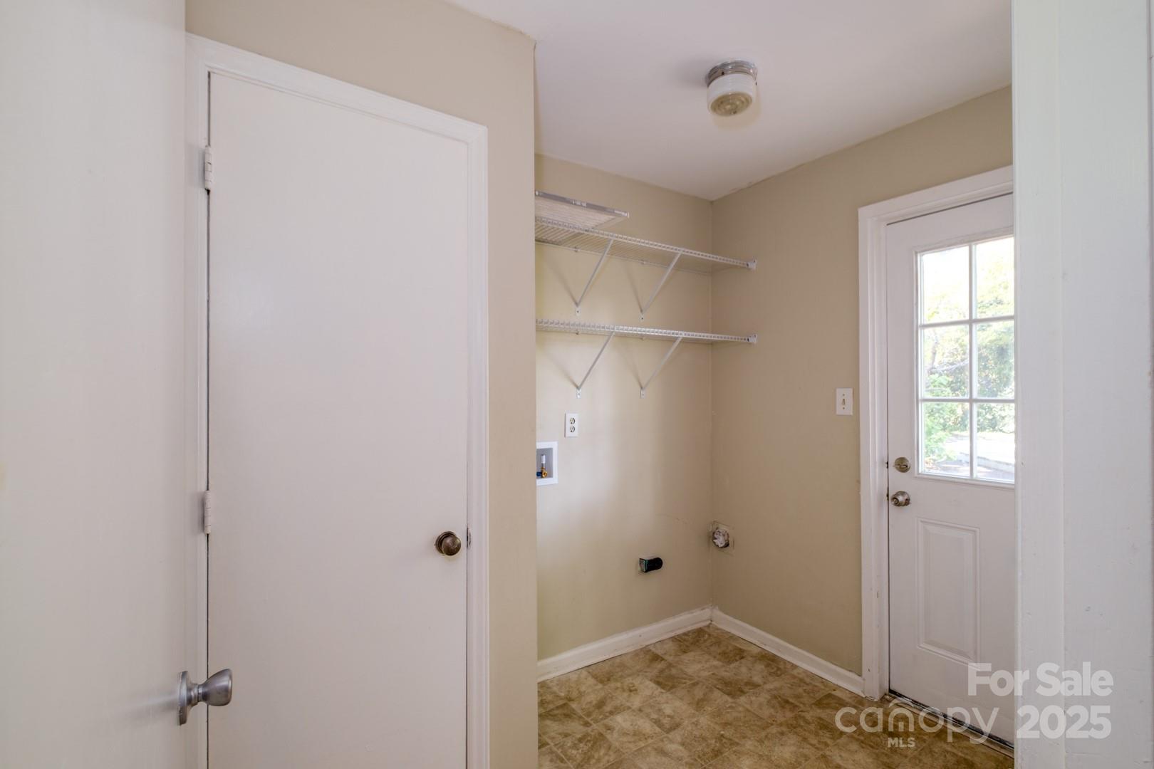 1018 Carysbrook Lane Property Photo 14