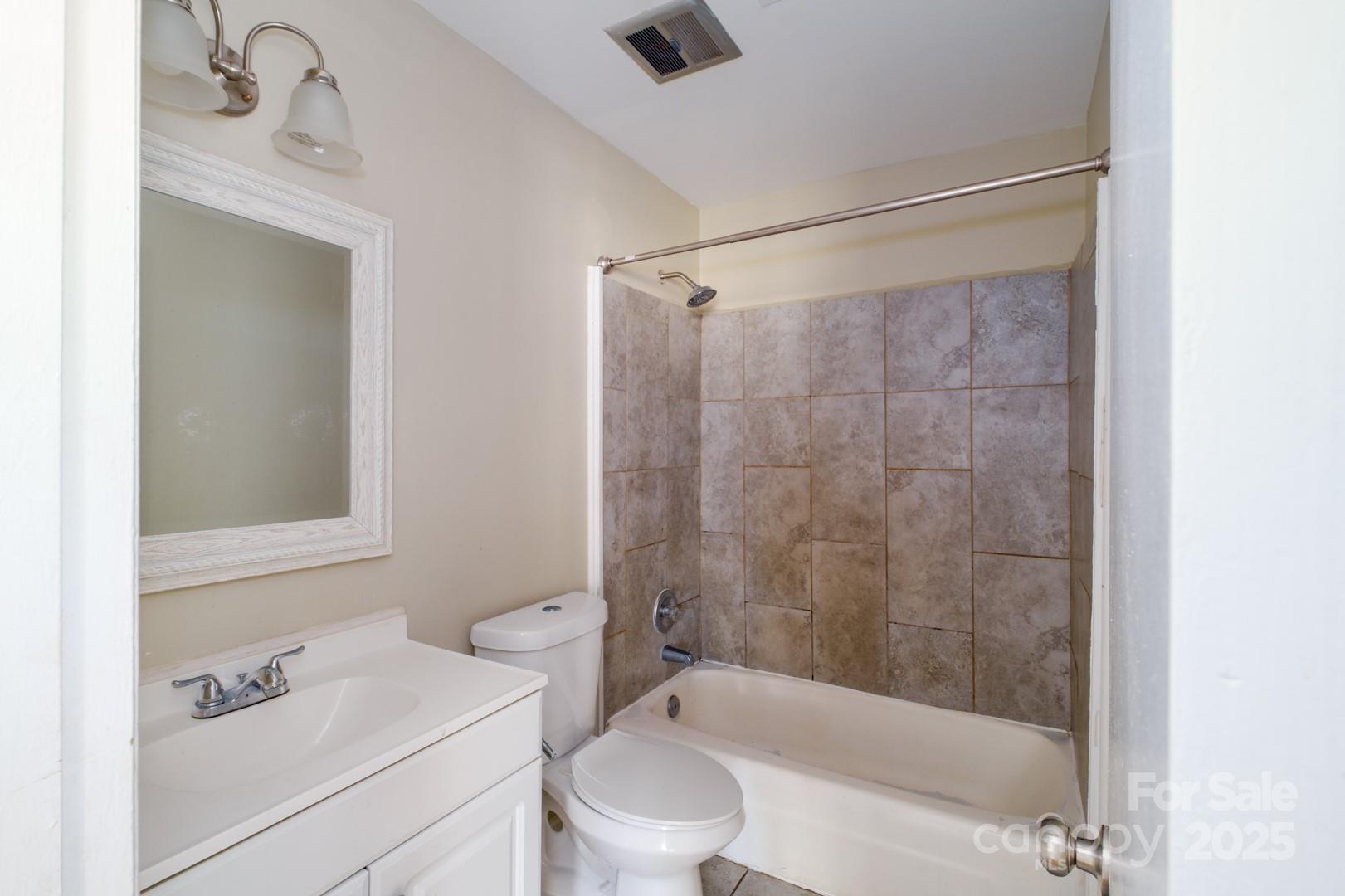 1018 Carysbrook Lane Property Photo 20