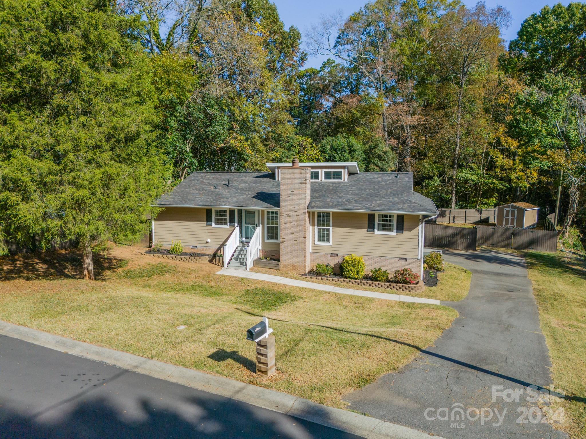 5615 Starkwood Drive Property Photo