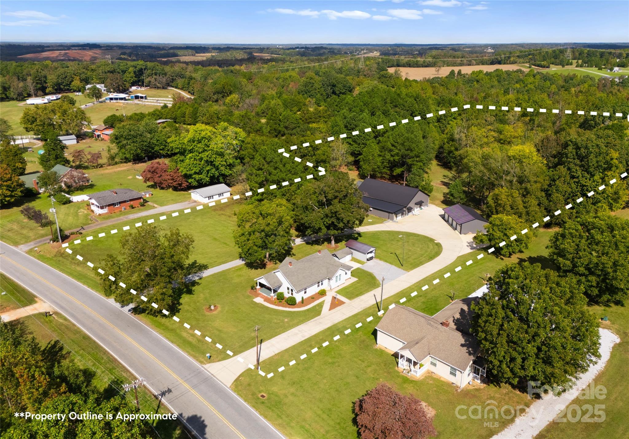 5070 Woodleaf Road Property Photo 8