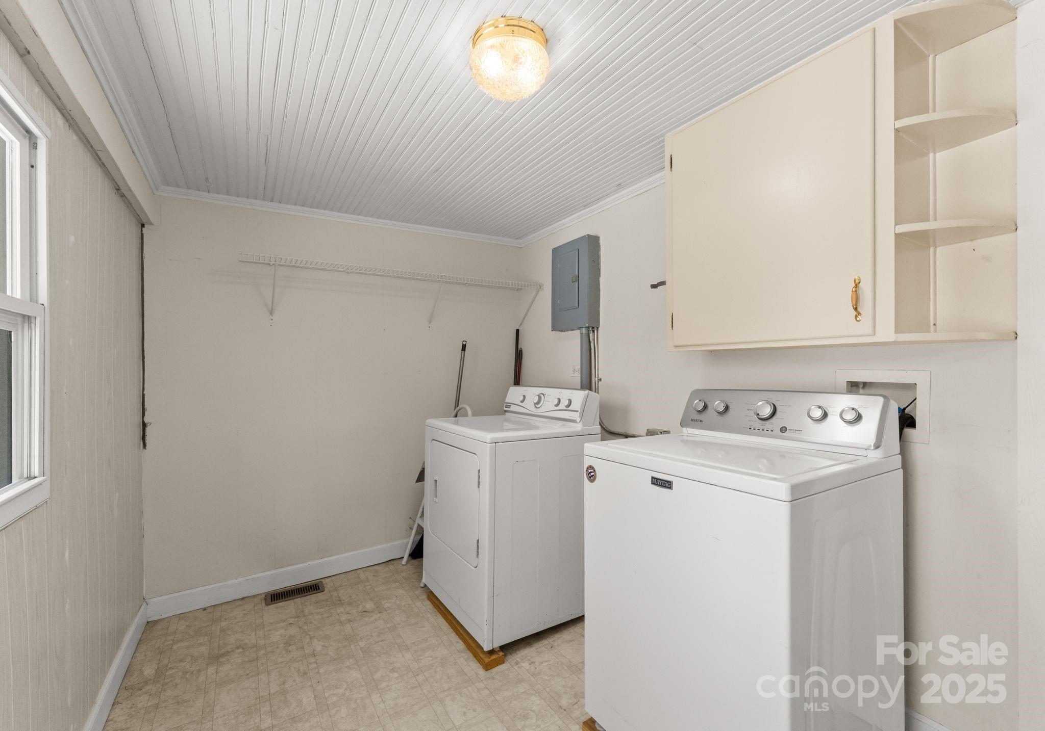 5070 Woodleaf Road Property Photo 18