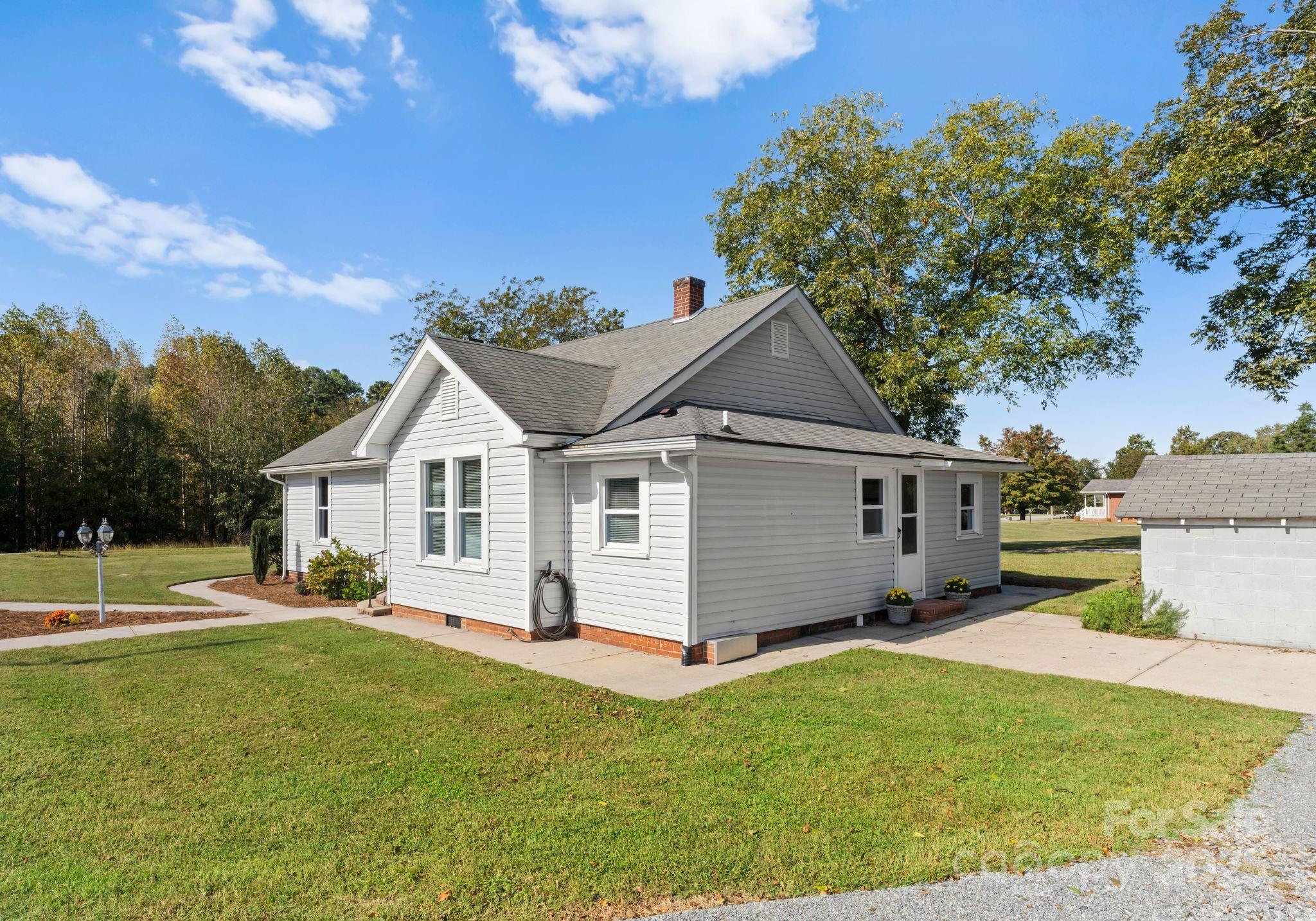 5070 Woodleaf Road Property Photo 19