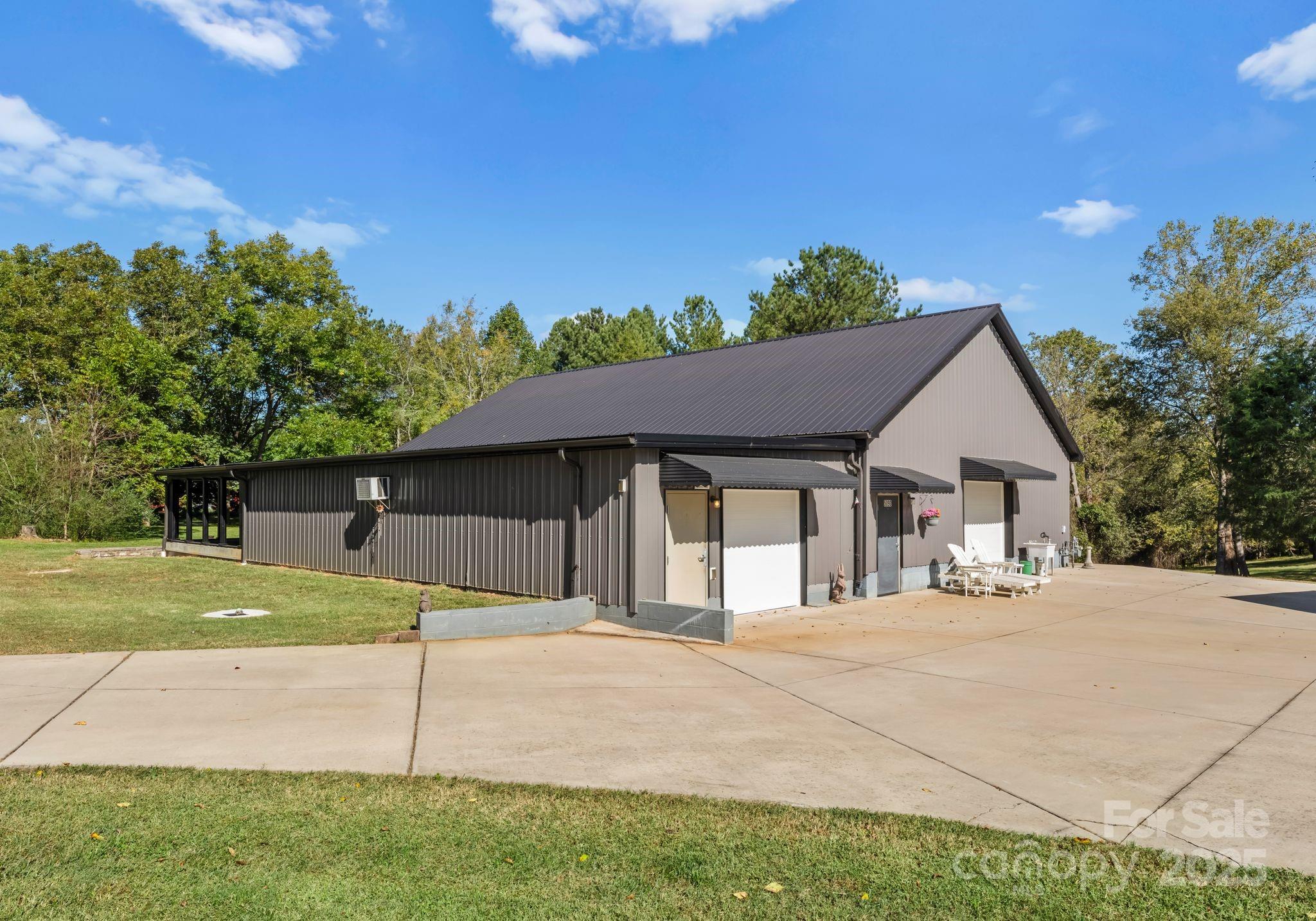 5070 Woodleaf Road Property Photo 21