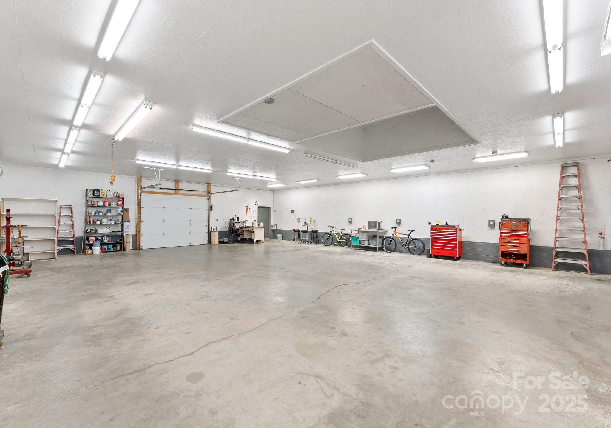 5070 Woodleaf Road Property Photo 23
