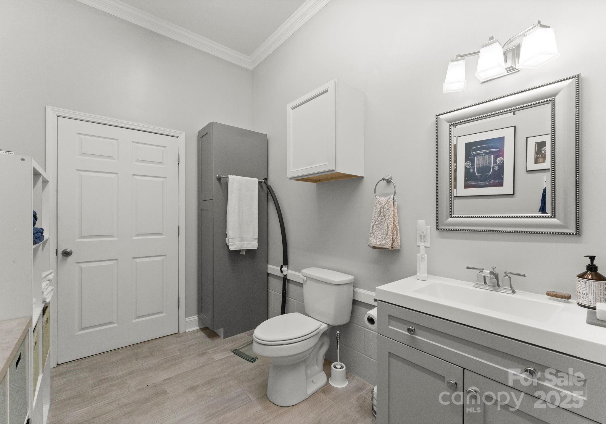 5070 Woodleaf Road Property Photo 31
