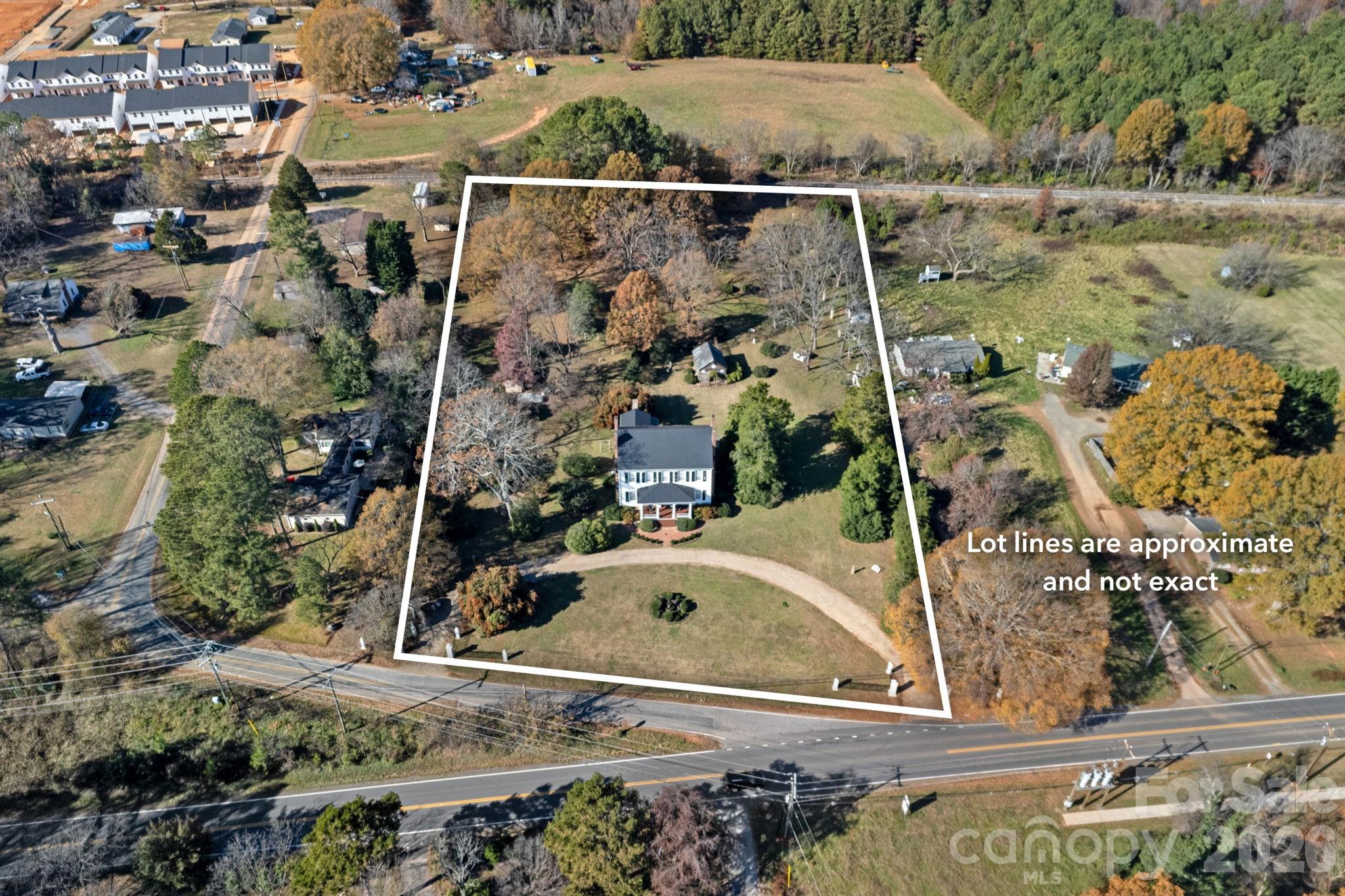 104 Leslie Loop Property Photo 2
