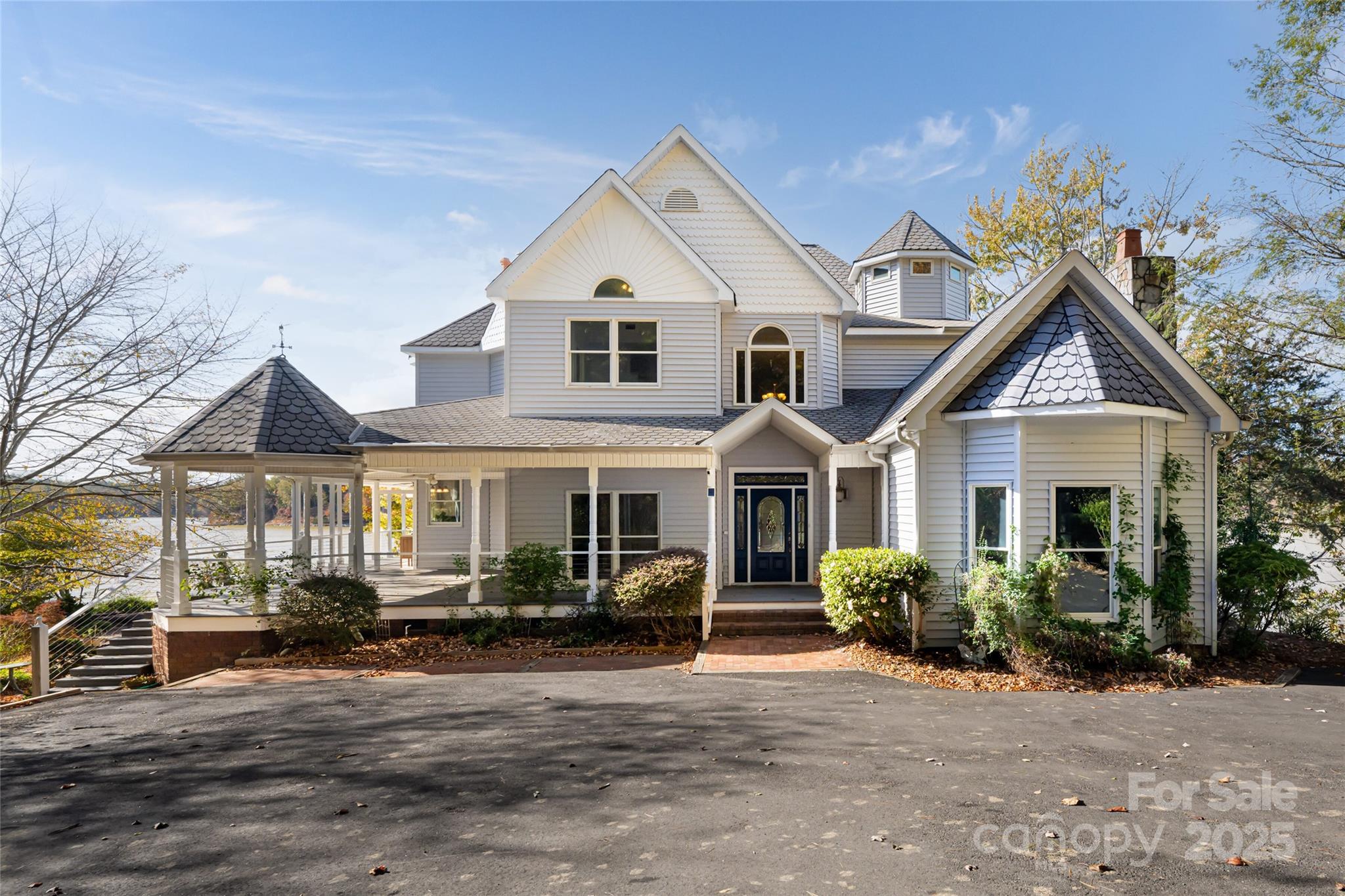 4950 Canterbury Place Property Photo 2
