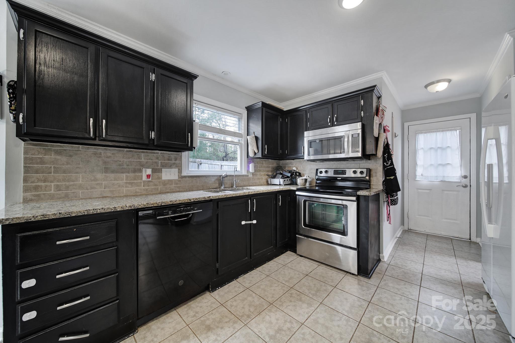 6934 Spring Morning Lane Property Photo 11