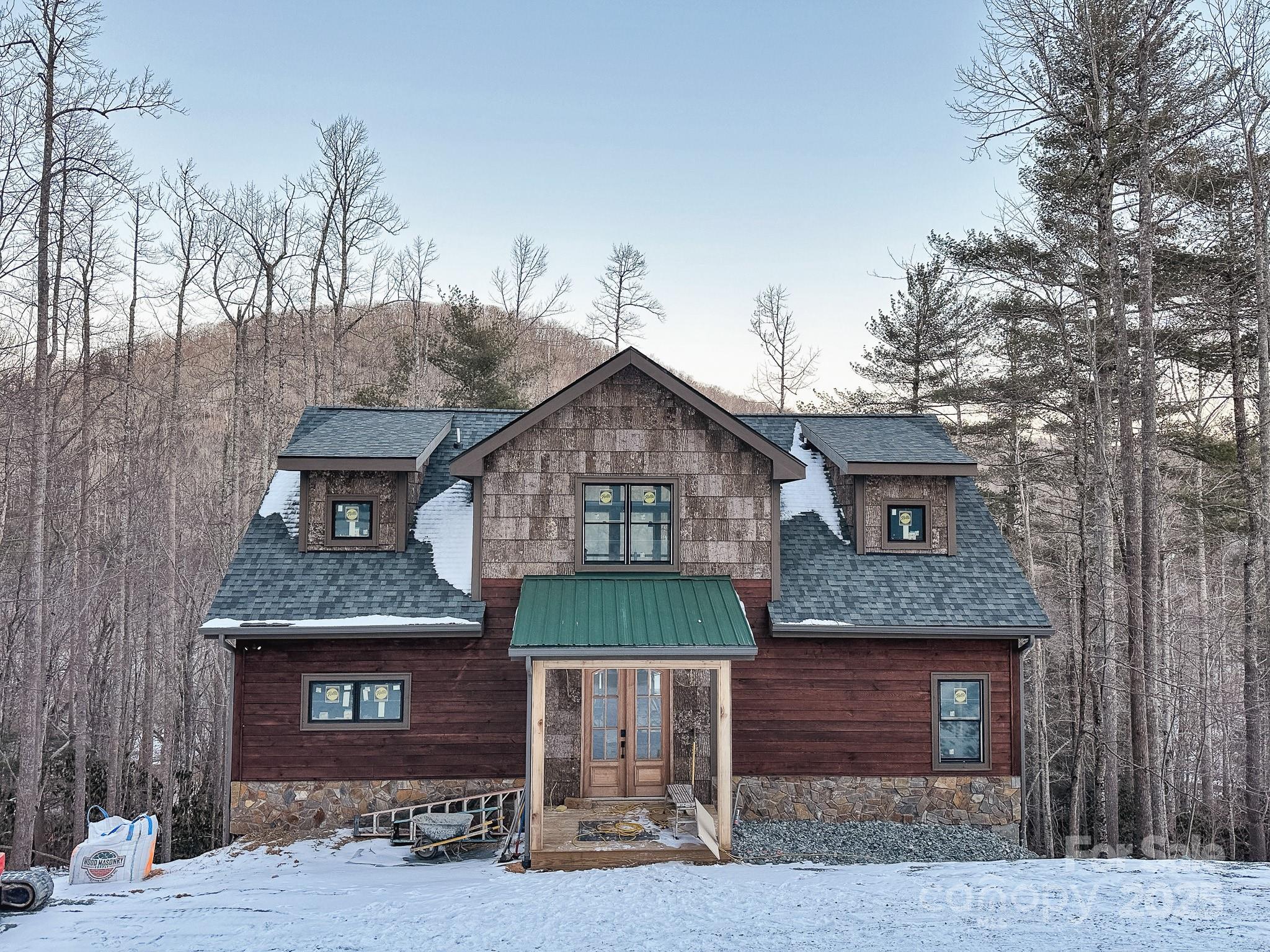 371 Hews Circle Property Photo