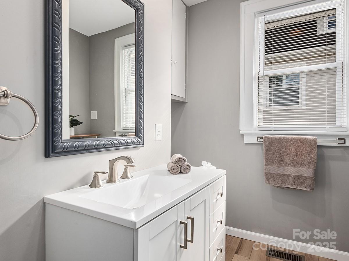 60 Fulton Street Property Photo 11