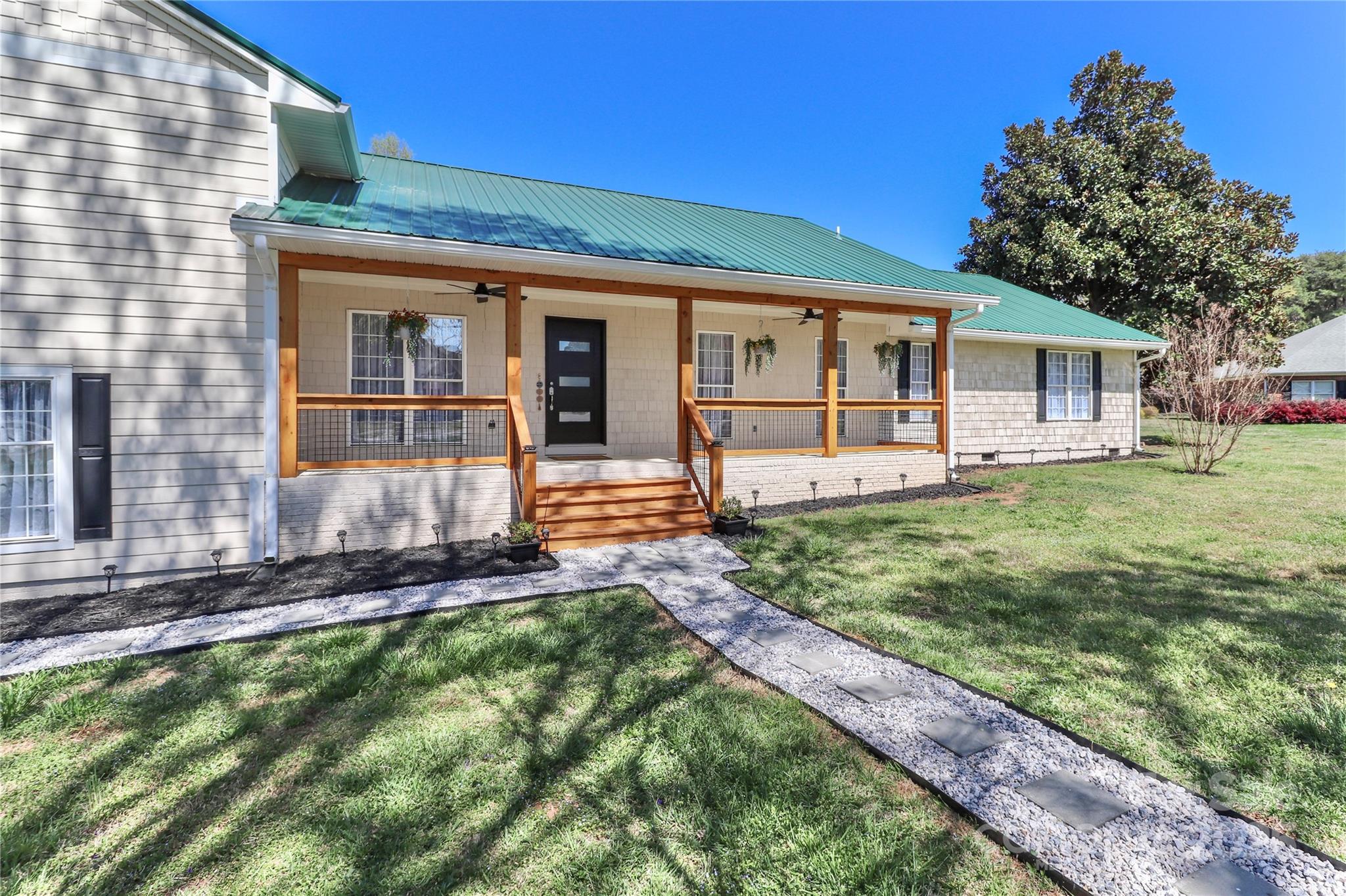105 Pelican Court Property Photo 4