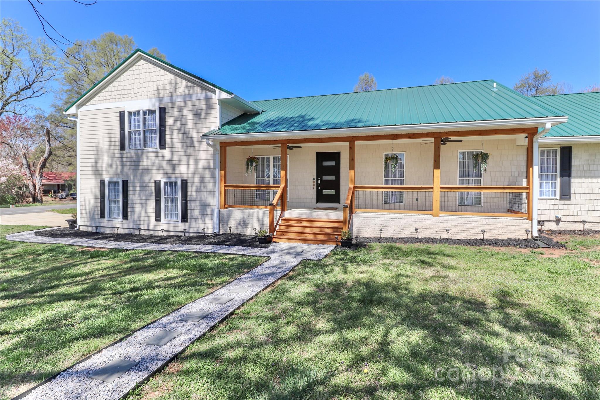 105 Pelican Court Property Photo 5