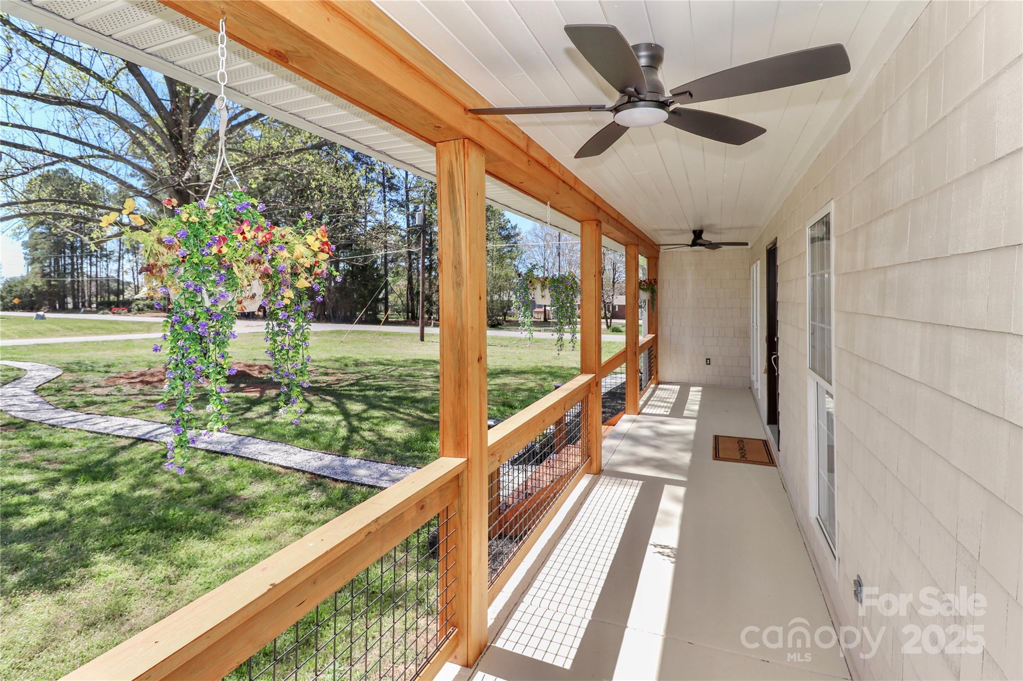 105 Pelican Court Property Photo 9