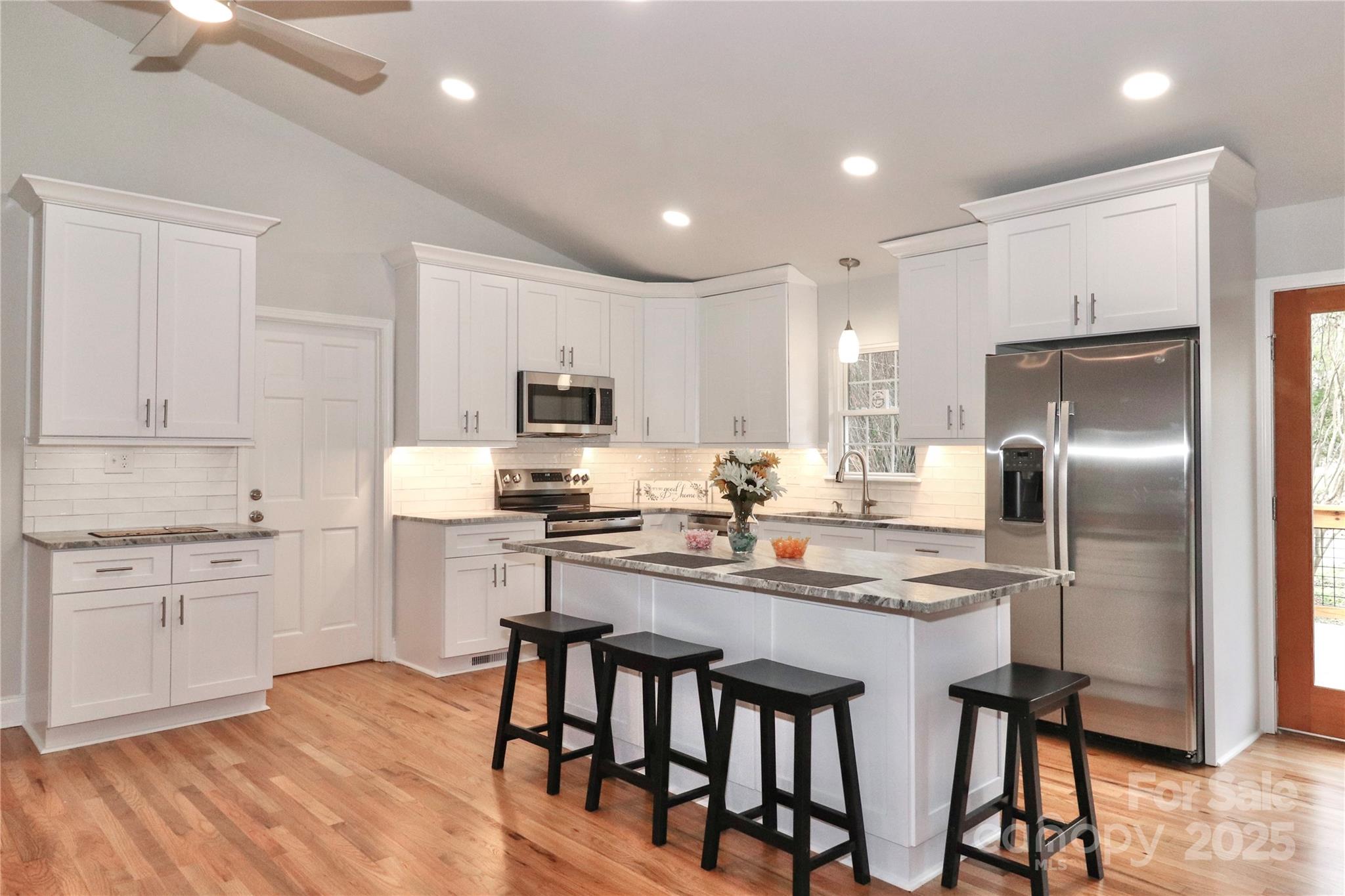 105 Pelican Court Property Photo 16