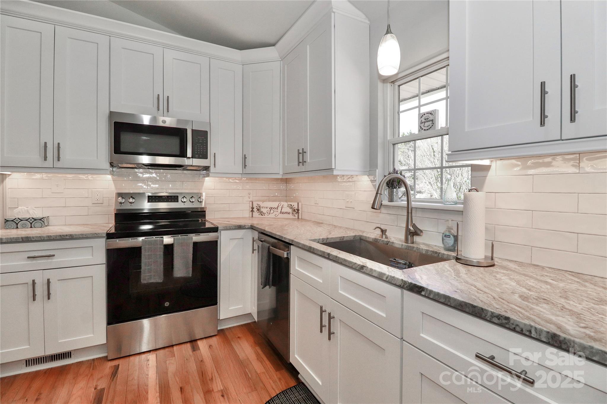 105 Pelican Court Property Photo 18