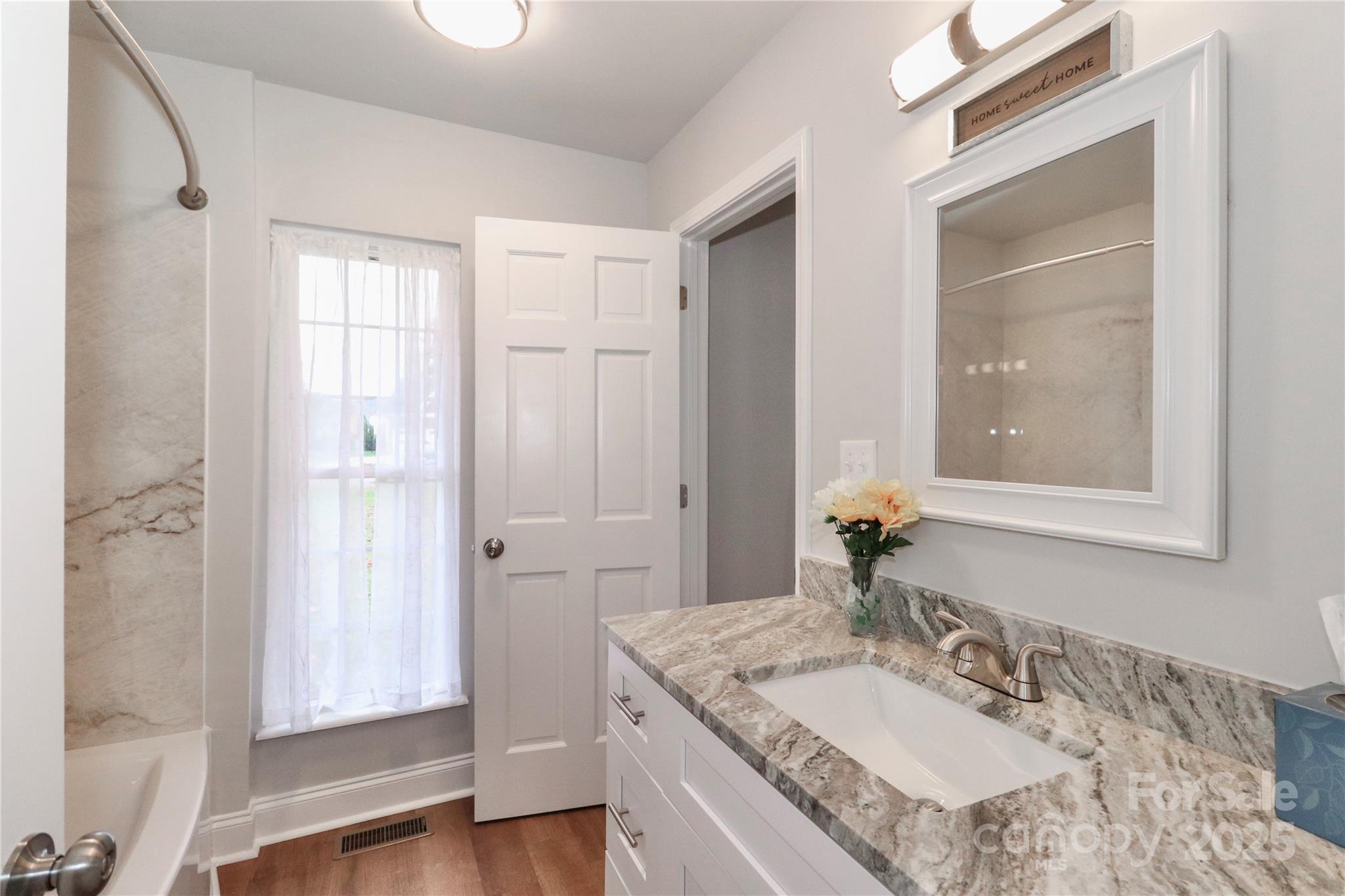 105 Pelican Court Property Photo 32