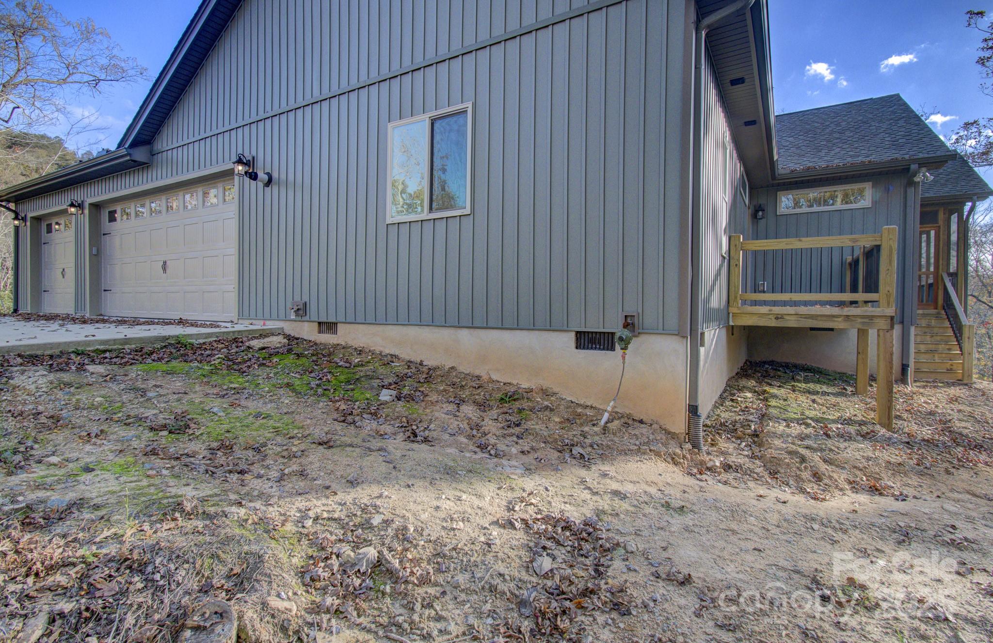 140 Cove Crest Drive Property Photo 25