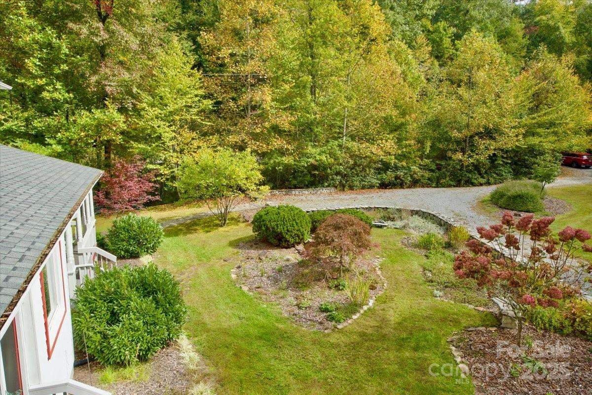 5580 Greenville Highway Property Photo 2