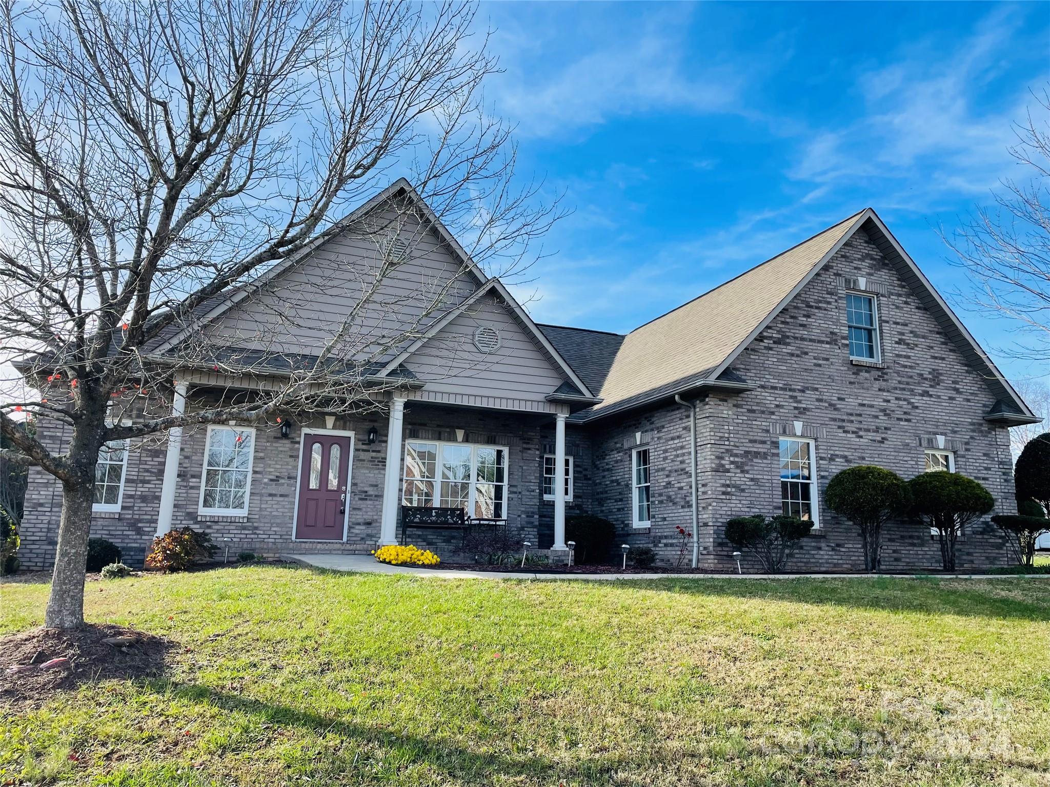 1820 31st Avenue Lane Property Photo 1