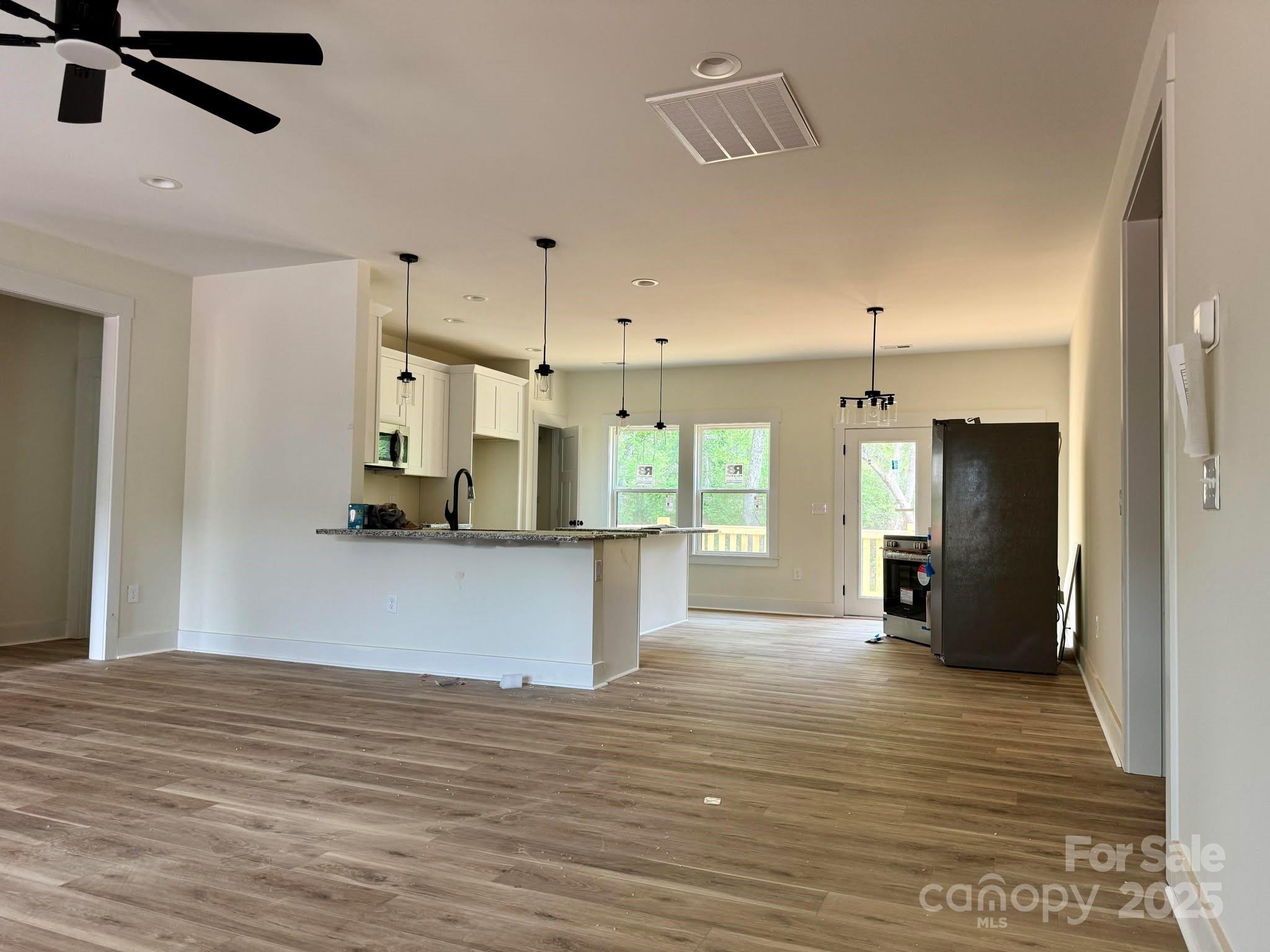 275 Bonaventure Drive Property Photo 7