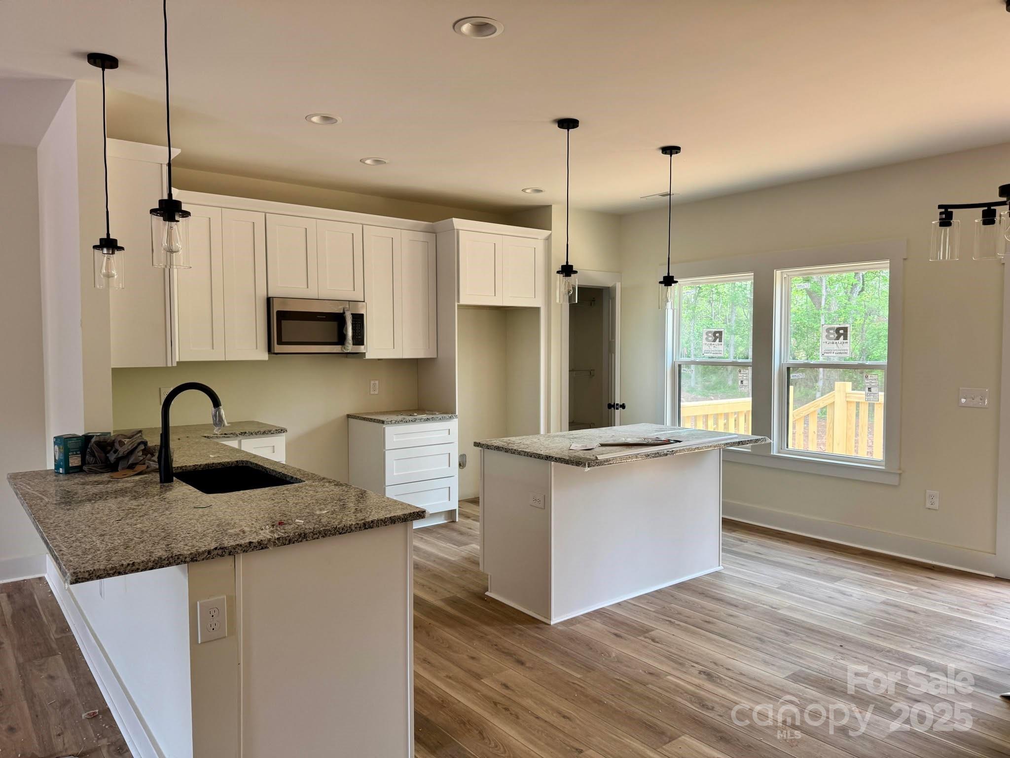 275 Bonaventure Drive Property Photo 8