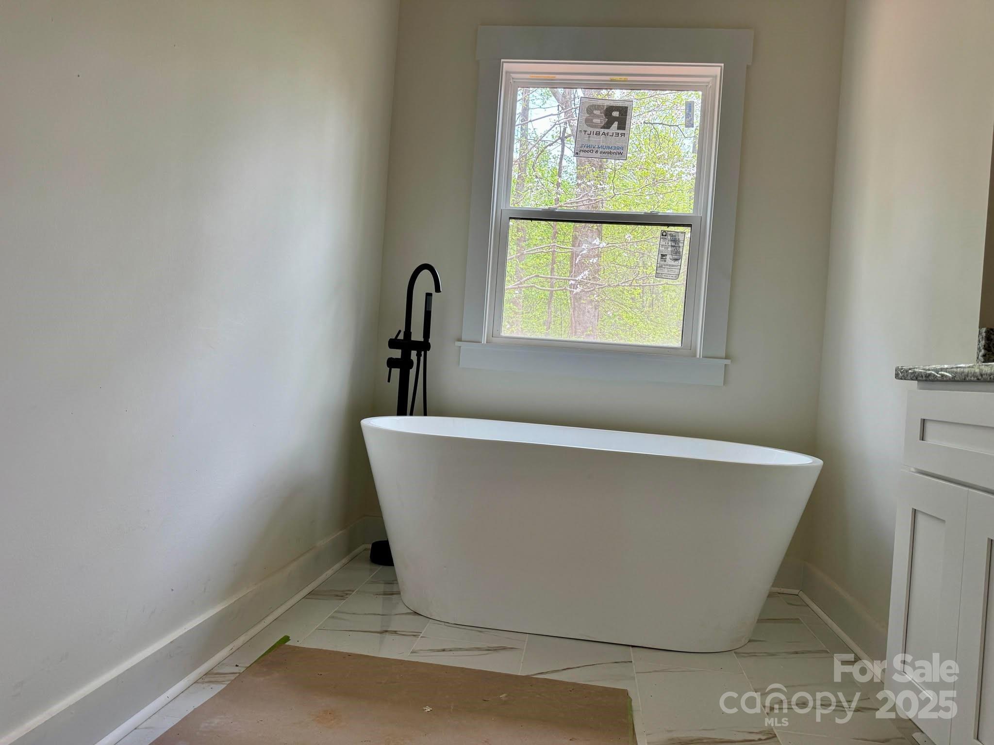 275 Bonaventure Drive Property Photo 12