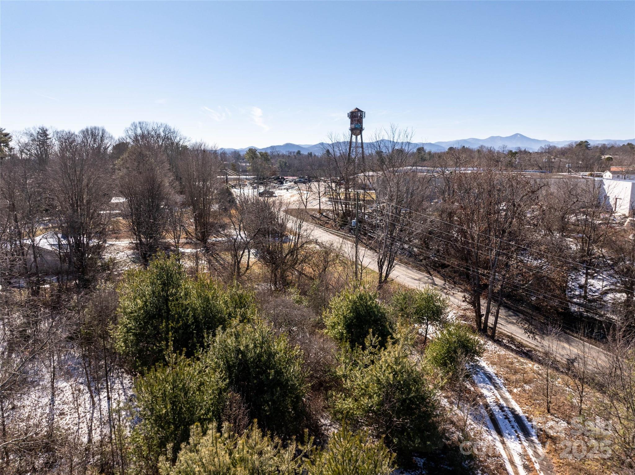 215 N Bear Creek Road Property Photo 6