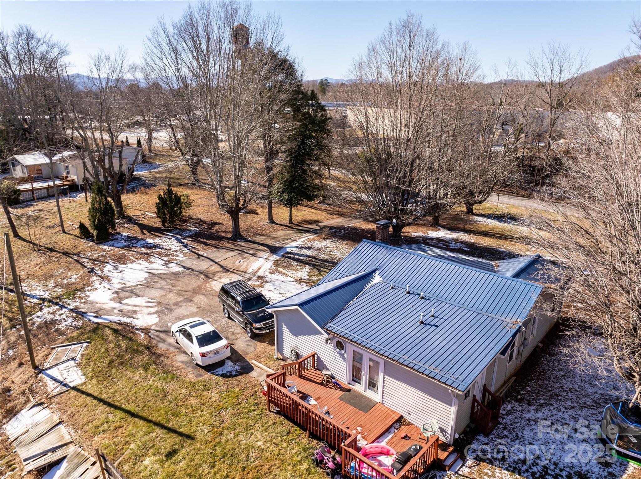 215 N Bear Creek Road Property Photo 9