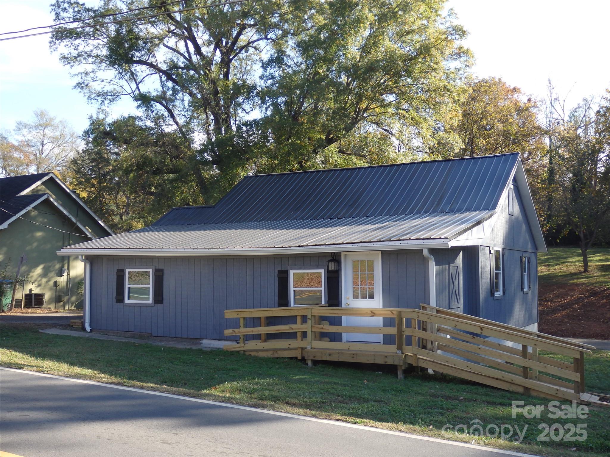 539 W Salisbury Street Property Photo 1