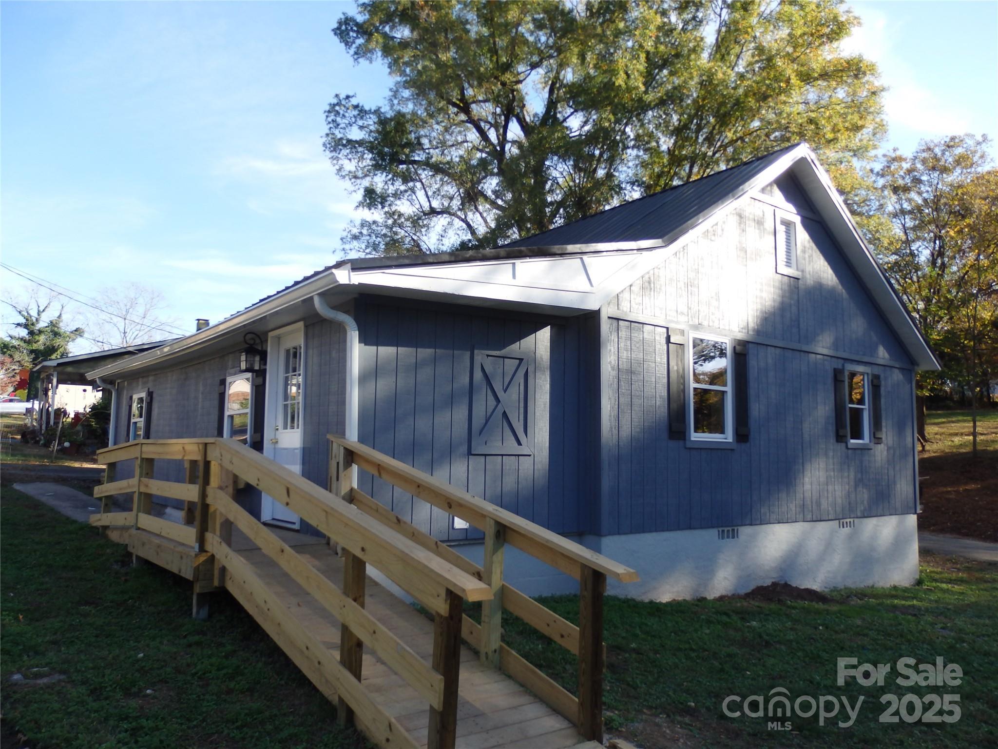 539 W Salisbury Street Property Photo 3