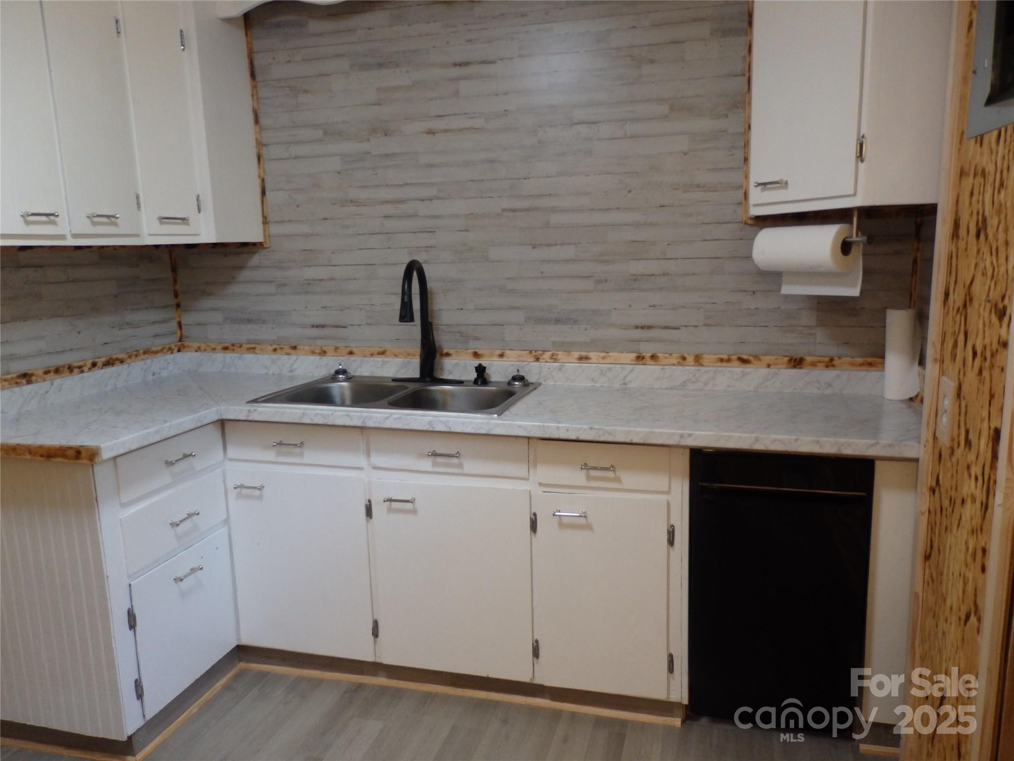 539 W Salisbury Street Property Photo 11