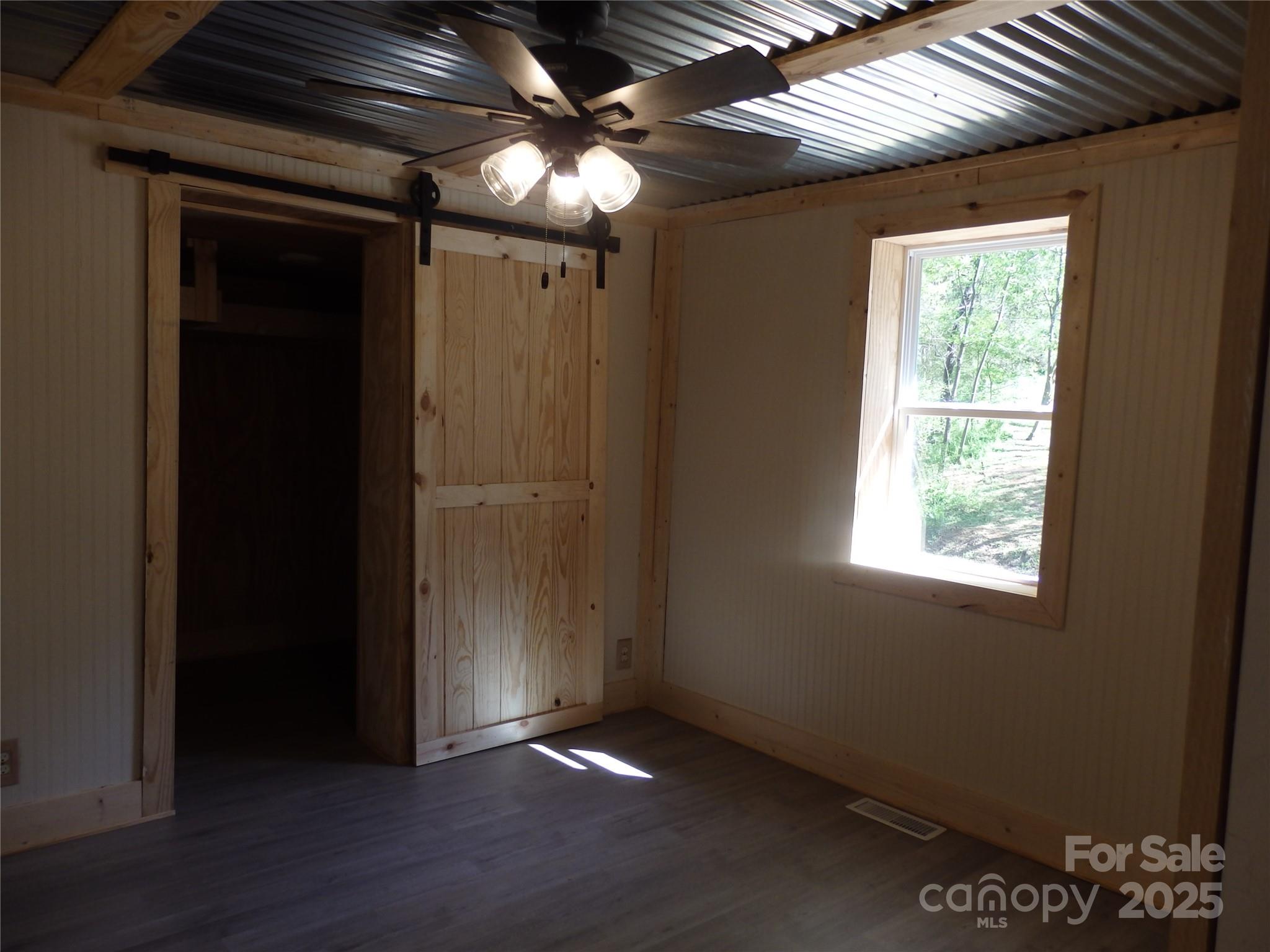 539 W Salisbury Street Property Photo 16